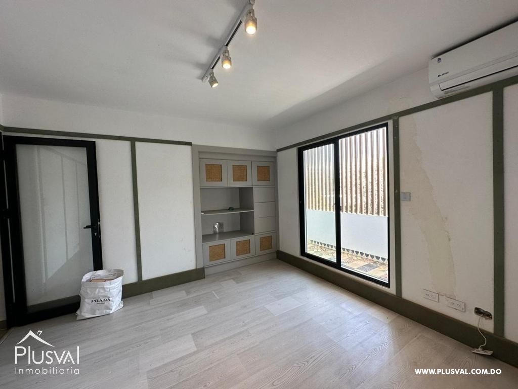 En Piantini , local en 2do piso en alquiler . Solo ofic administrativas 276009