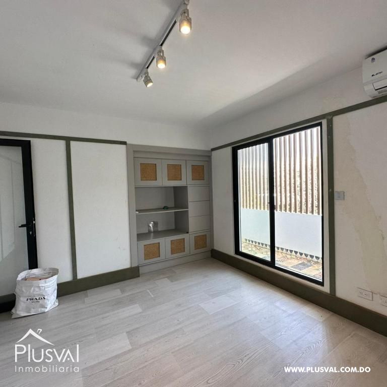 En Piantini , local en 2do piso en alquiler . Solo ofic administrativas 276009