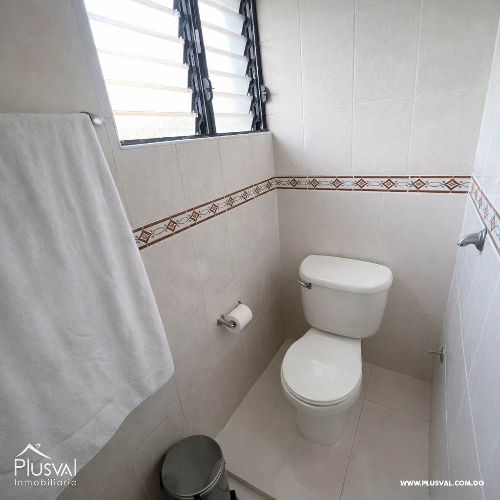 Casa moderna de 3 niveles con terraza y jacuzzi 487526