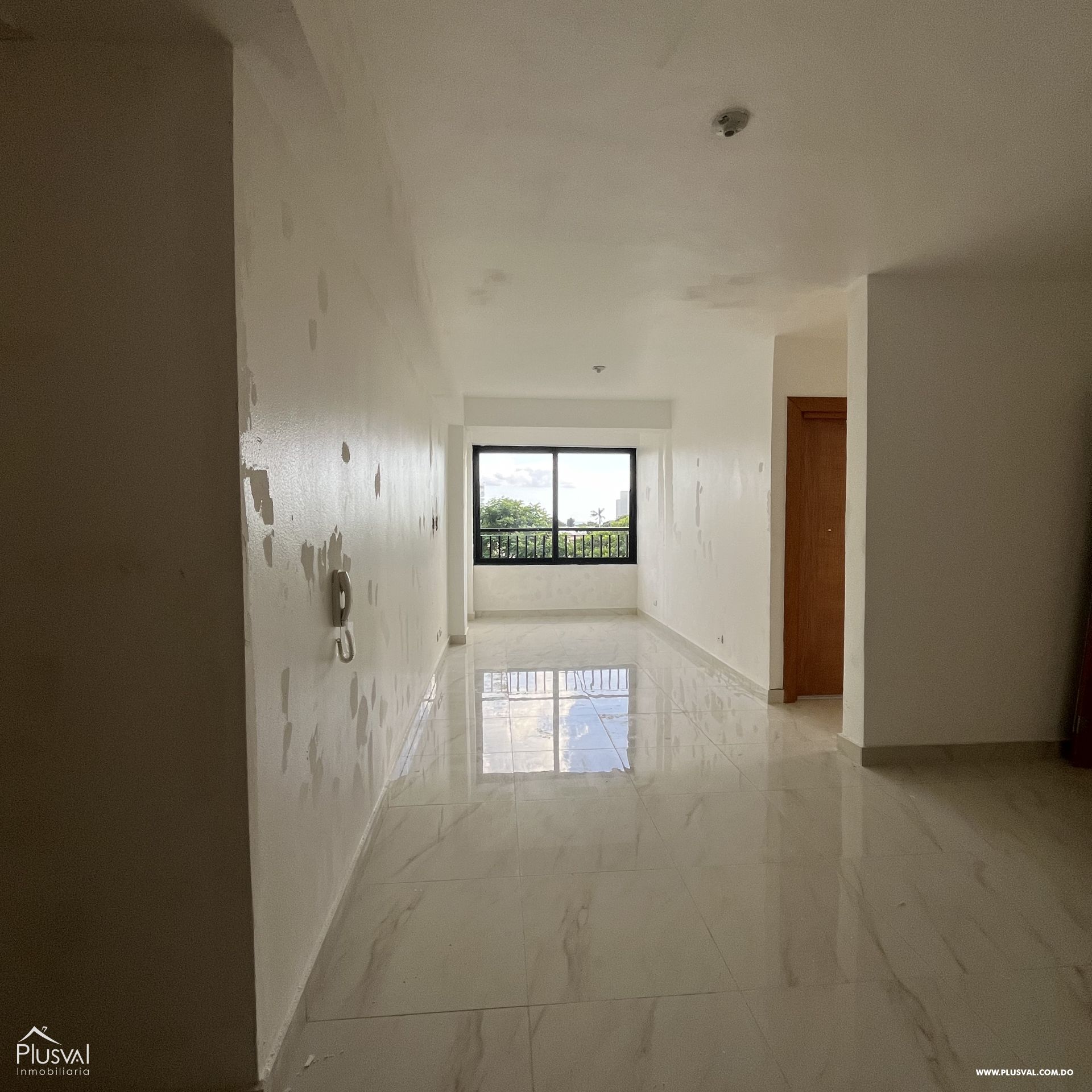 Edificio de 7 niveles en alquiler Gazcue distribuidos en aptos. y areas sociales 338231