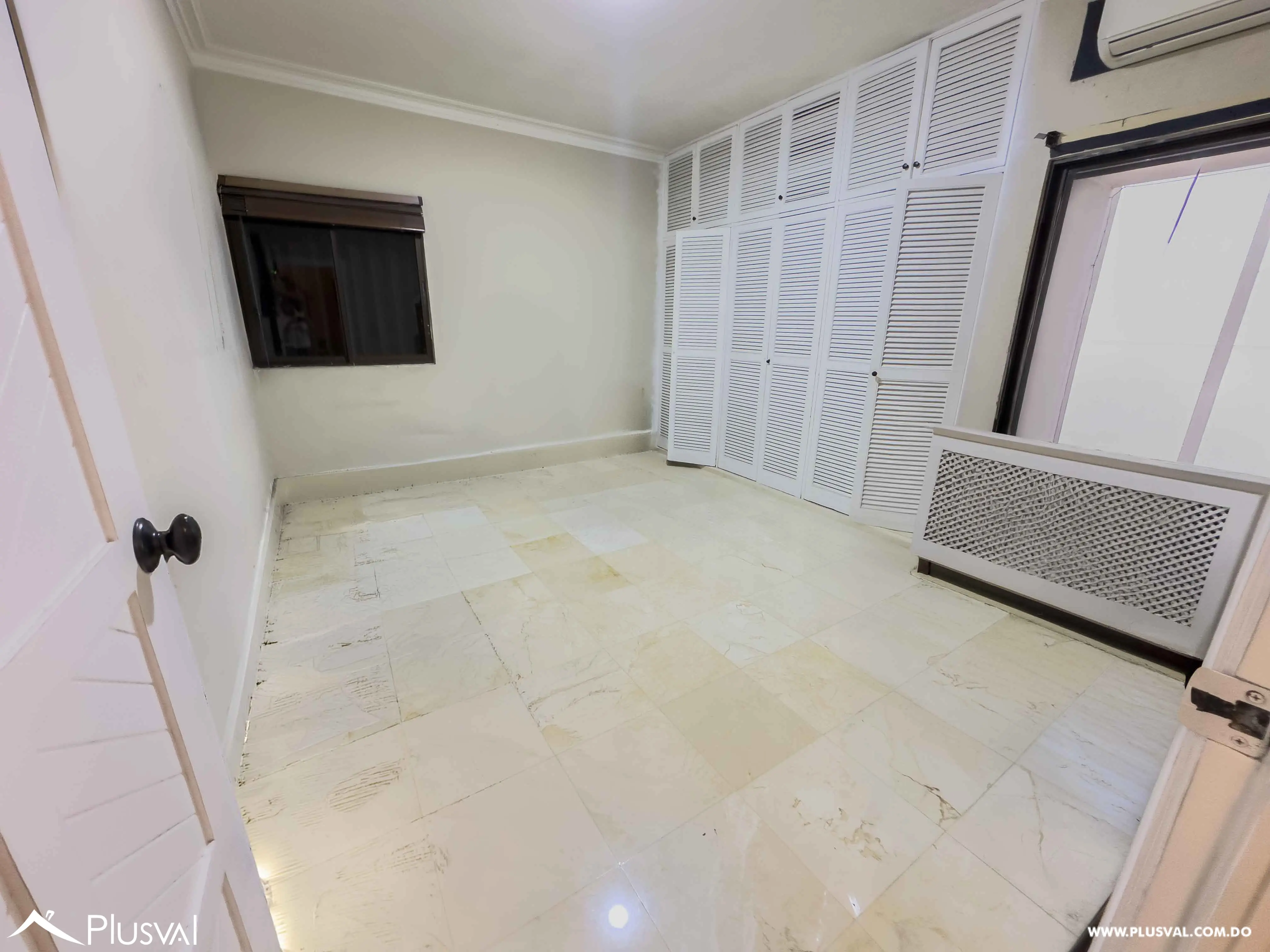 Lujoso apartamento clásico en venta en la Anacaona 497223