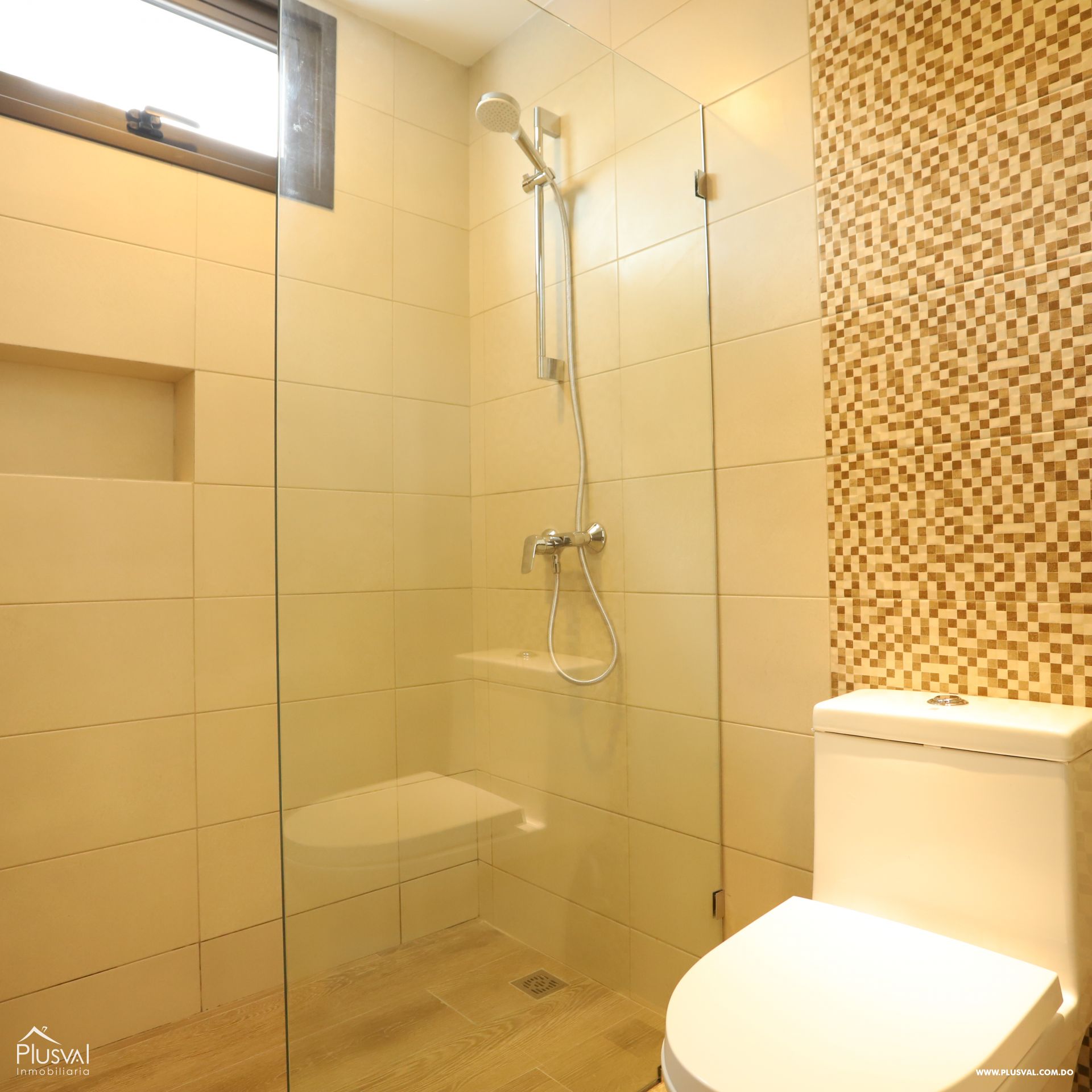 Apartamento en Cerro Hermoso con área social y piscina 175792