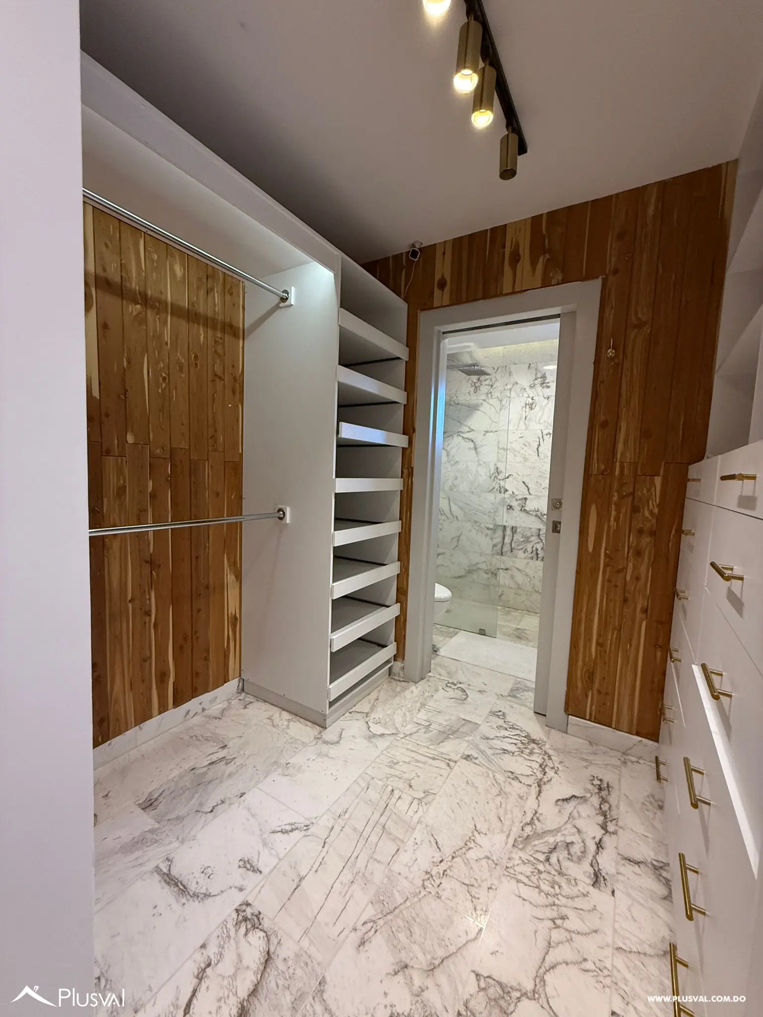 SE ALQUILA APARTAMENTO AMUEBLADO – ENS. PARAÍSO 458477