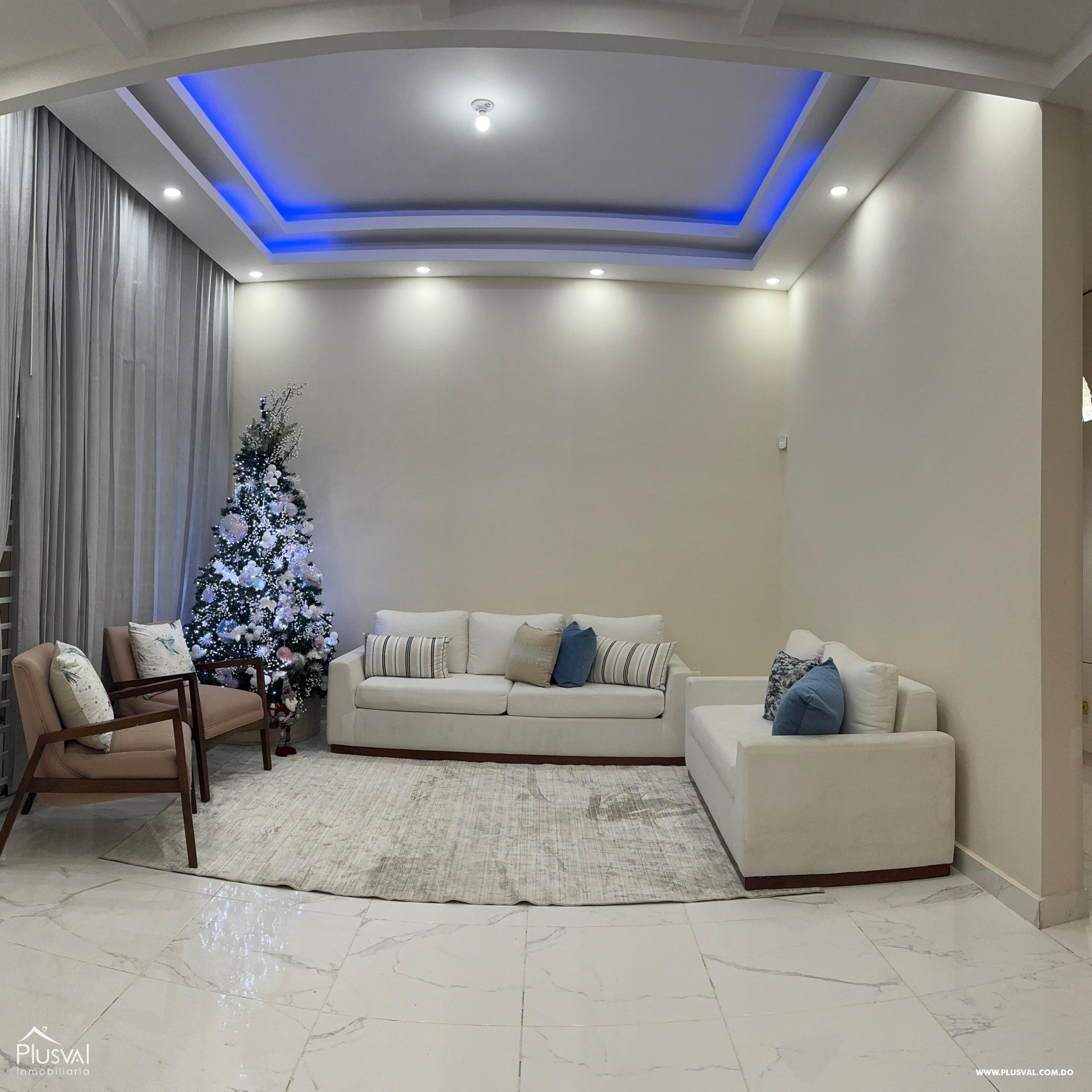Casa con amplios espacios y moderno diseño en La Vega. 397673
