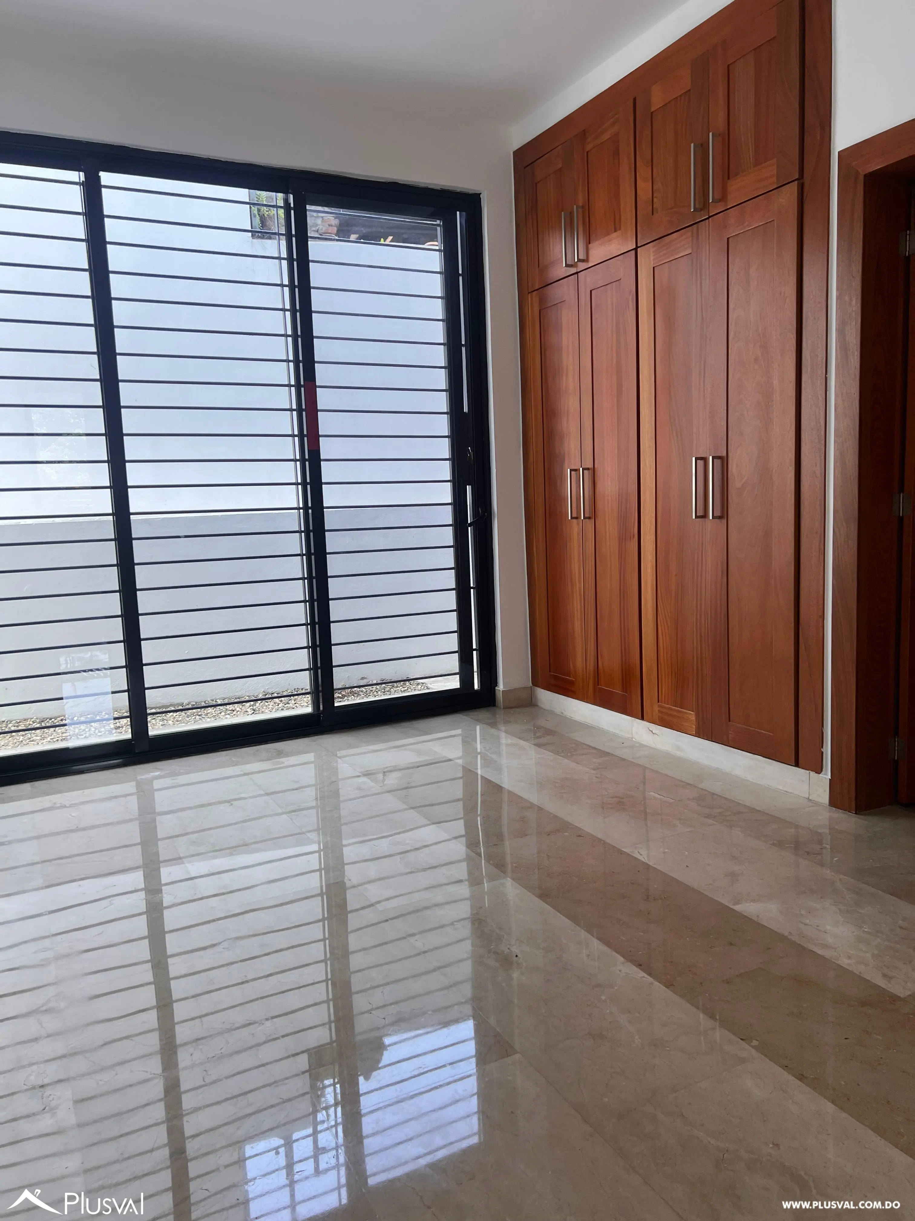 Amplio apartamento en renta con patio en los Cerros De Gurabo 461783