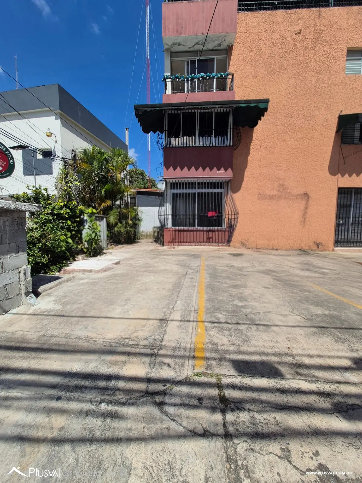 AMPLIO LOCAL COMERICAL EN ALQUILER EN NACO 496027