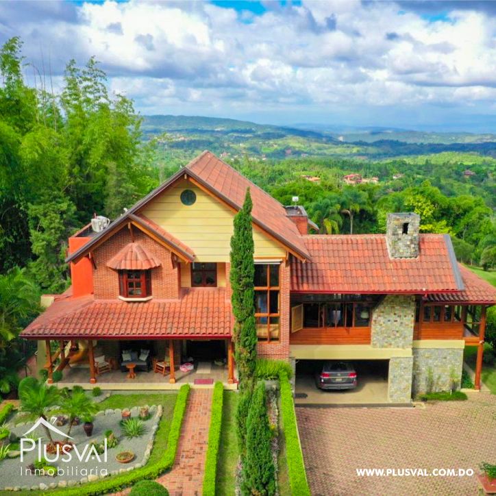 Villa en venta en Jarabacoa con amplios jardines 159863