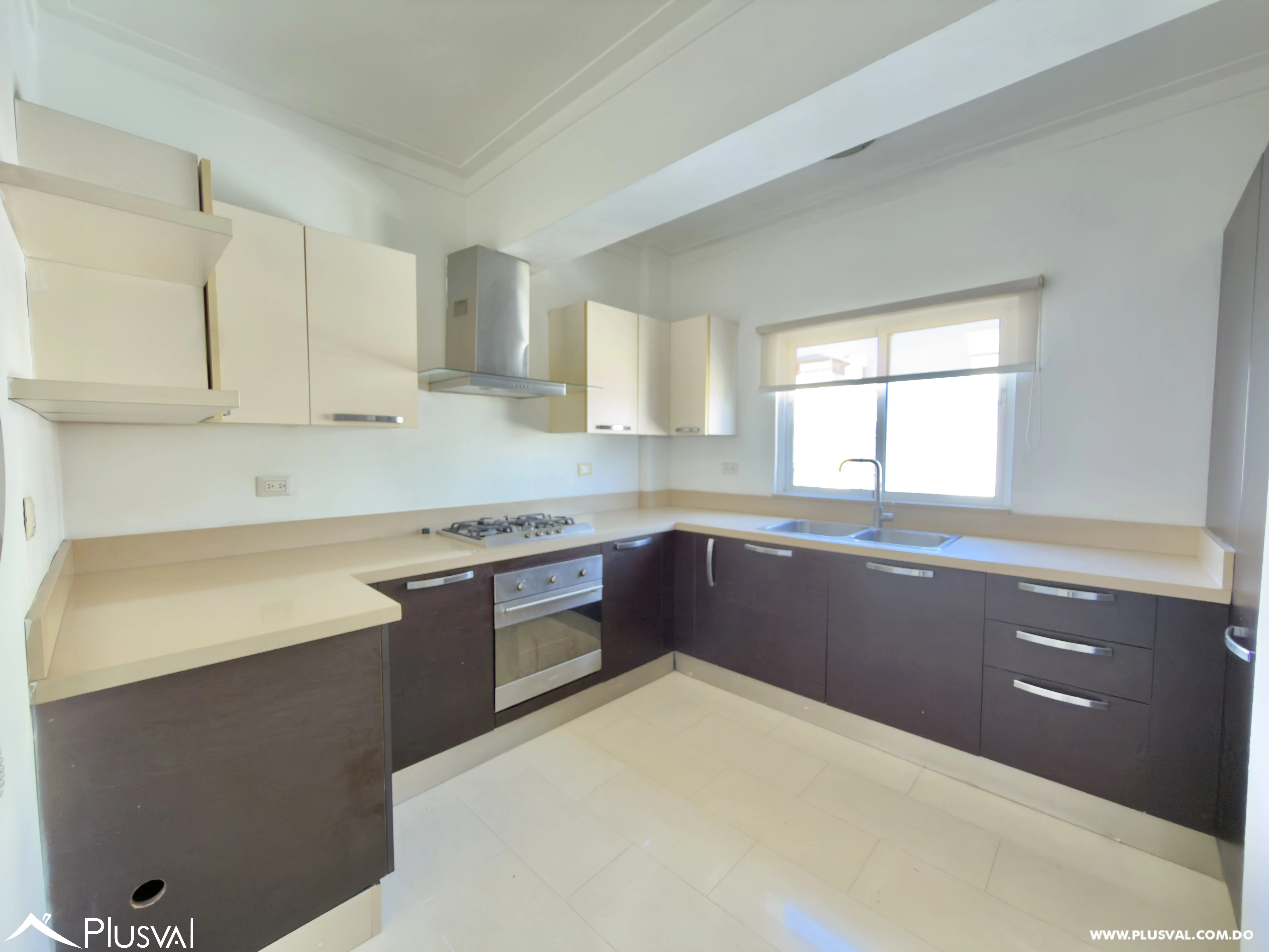 Alquilo apartamento de 3 habitaciones en Bella Vista 513340