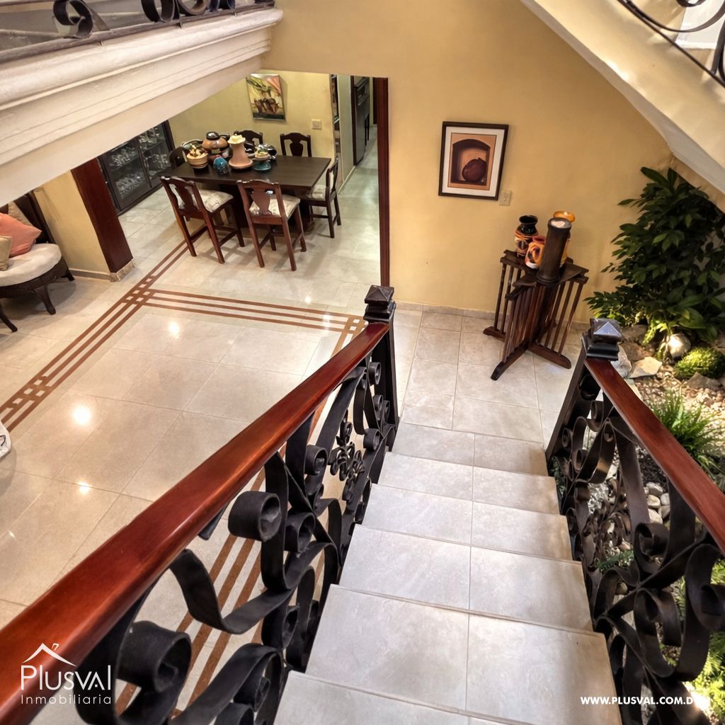Casa moderna de 3 niveles con terraza y jacuzzi 487538