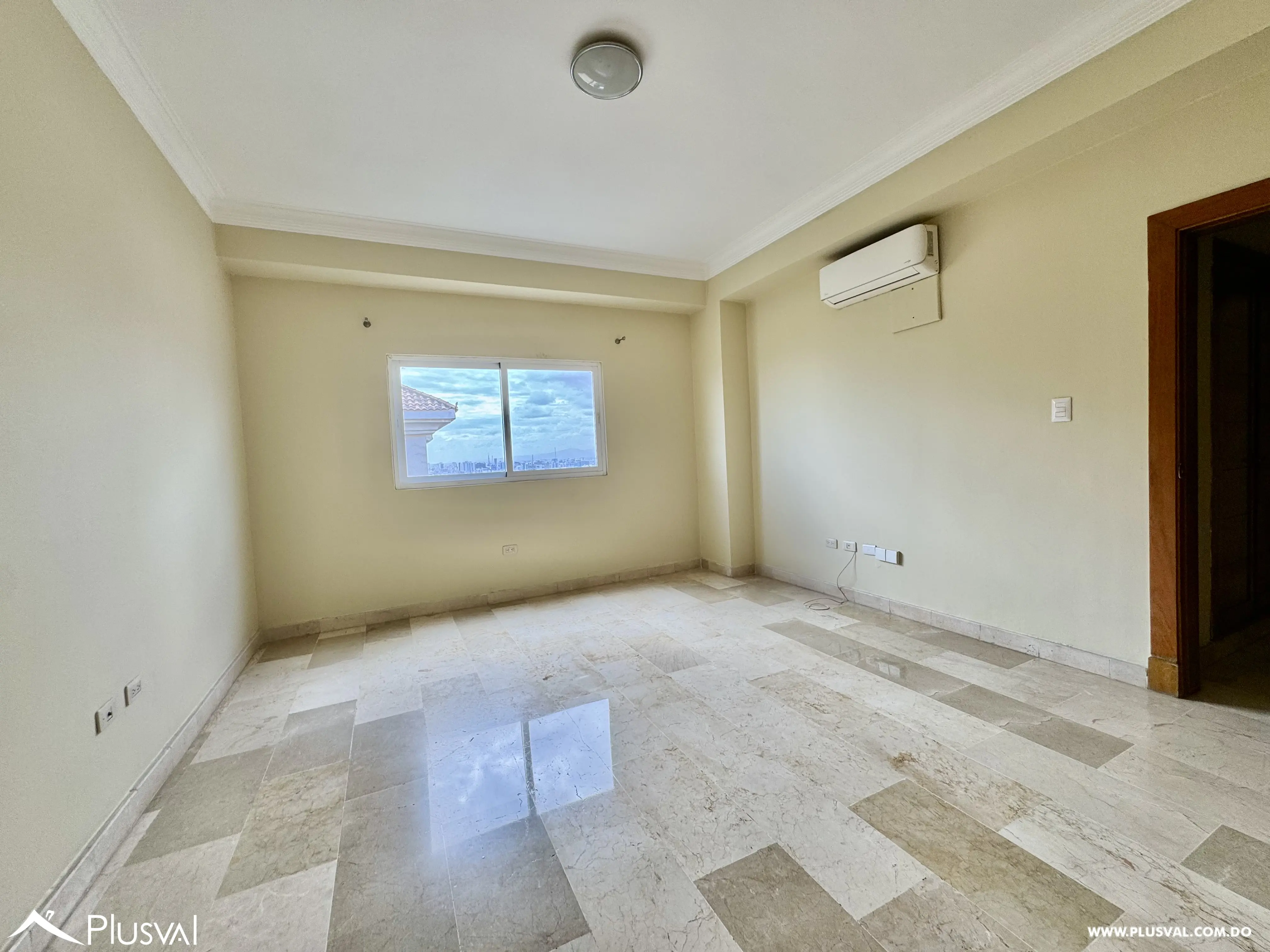 Vendo Amplio y Maravilloso Pent House en una de las Zonas mas Exclusivas de La Esperilla 490603