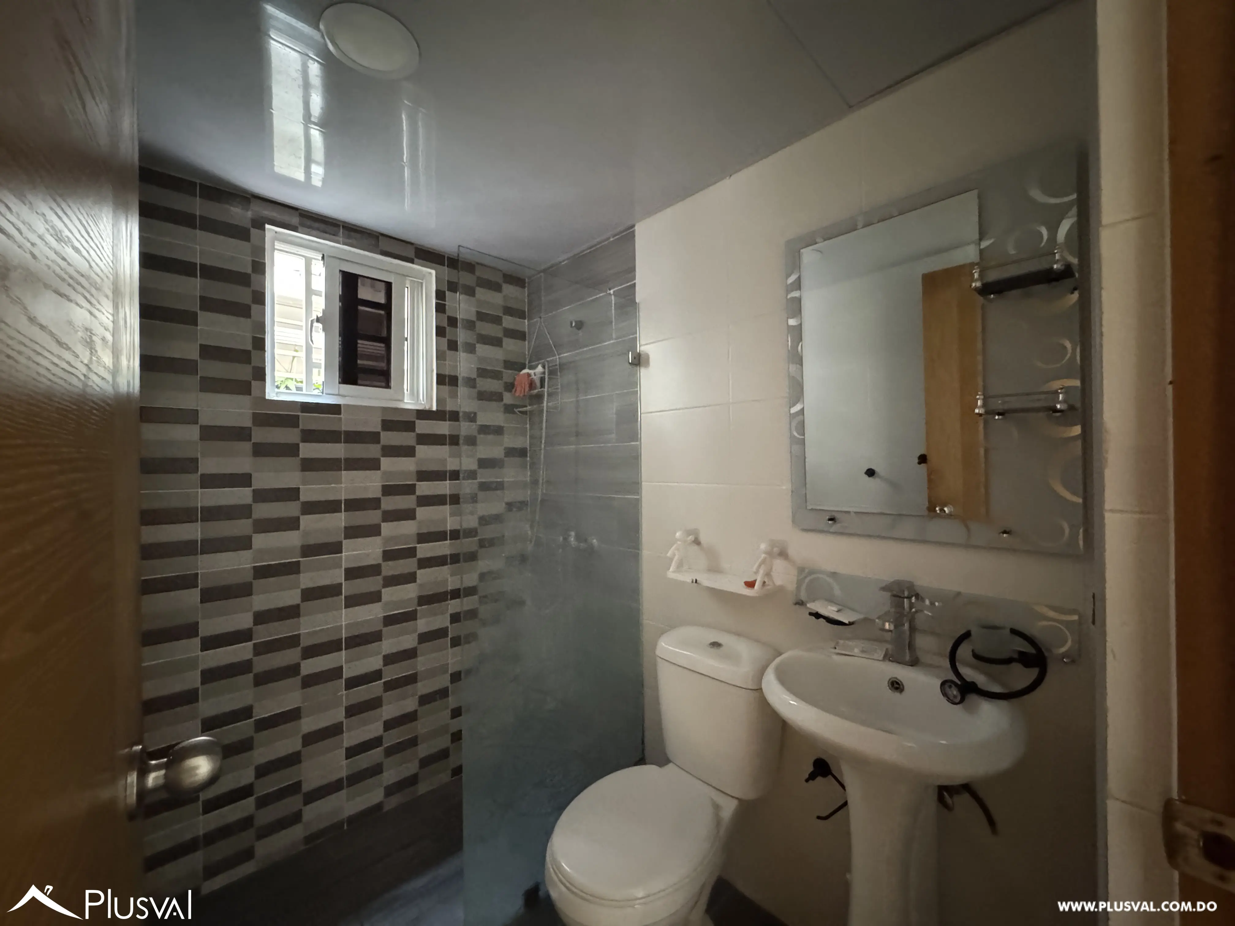Apartamento en venta de 3 habitaciones en Villa Aura con walk-in closet y 2 parqueos 507388