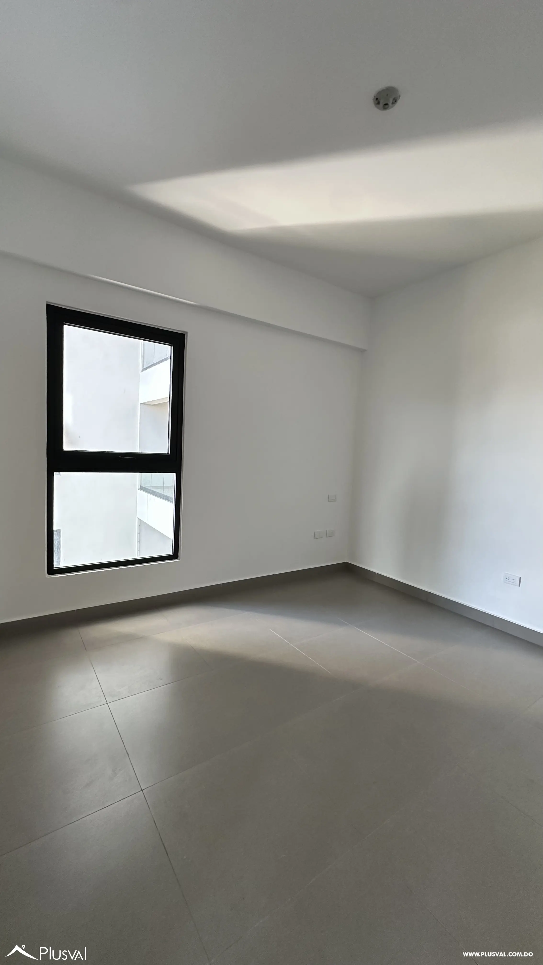 Apartamento en renta en Bella Vista 3 habitaciones, 2 parqueos y áreas sociales 462866