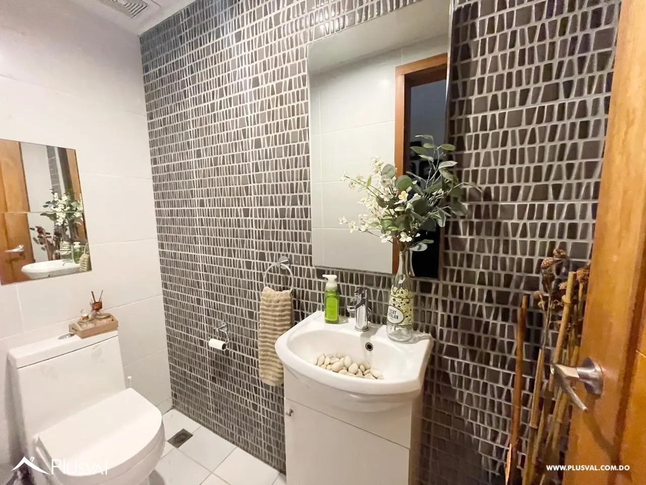 Se vende amplio apartamento con balcon tipo terraza 479013