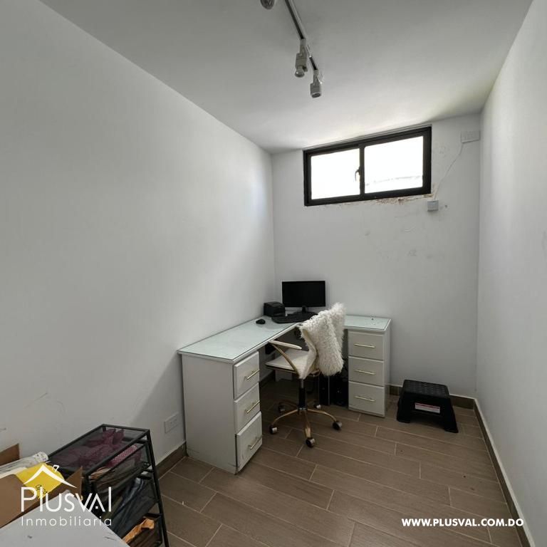 En Piantini , local en 2do piso en alquiler . Solo ofic administrativas 276013