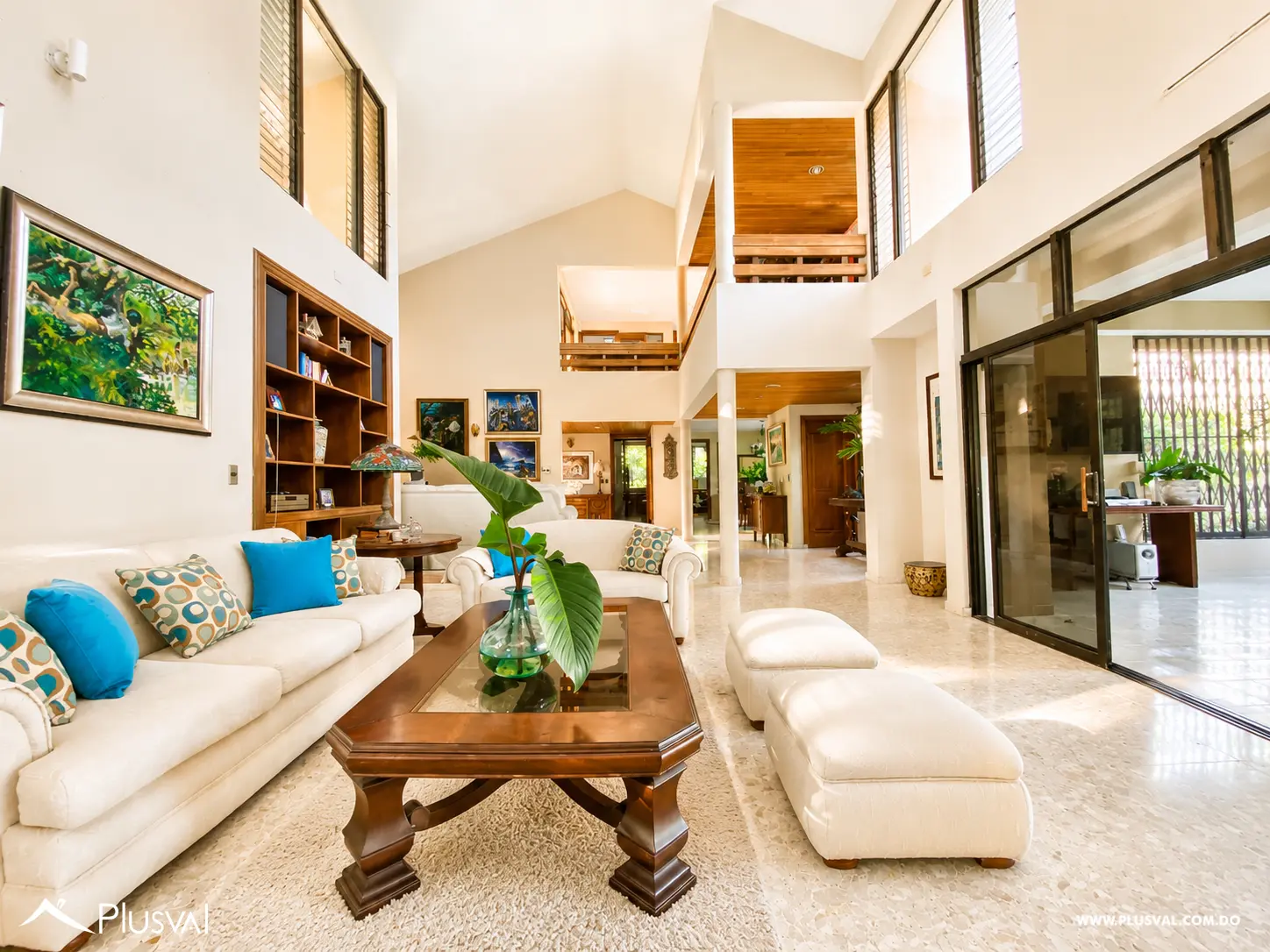 Villa en Venta en Los Rieles de Gurabo una Excelente Inversión con Amplios Espacios 514657