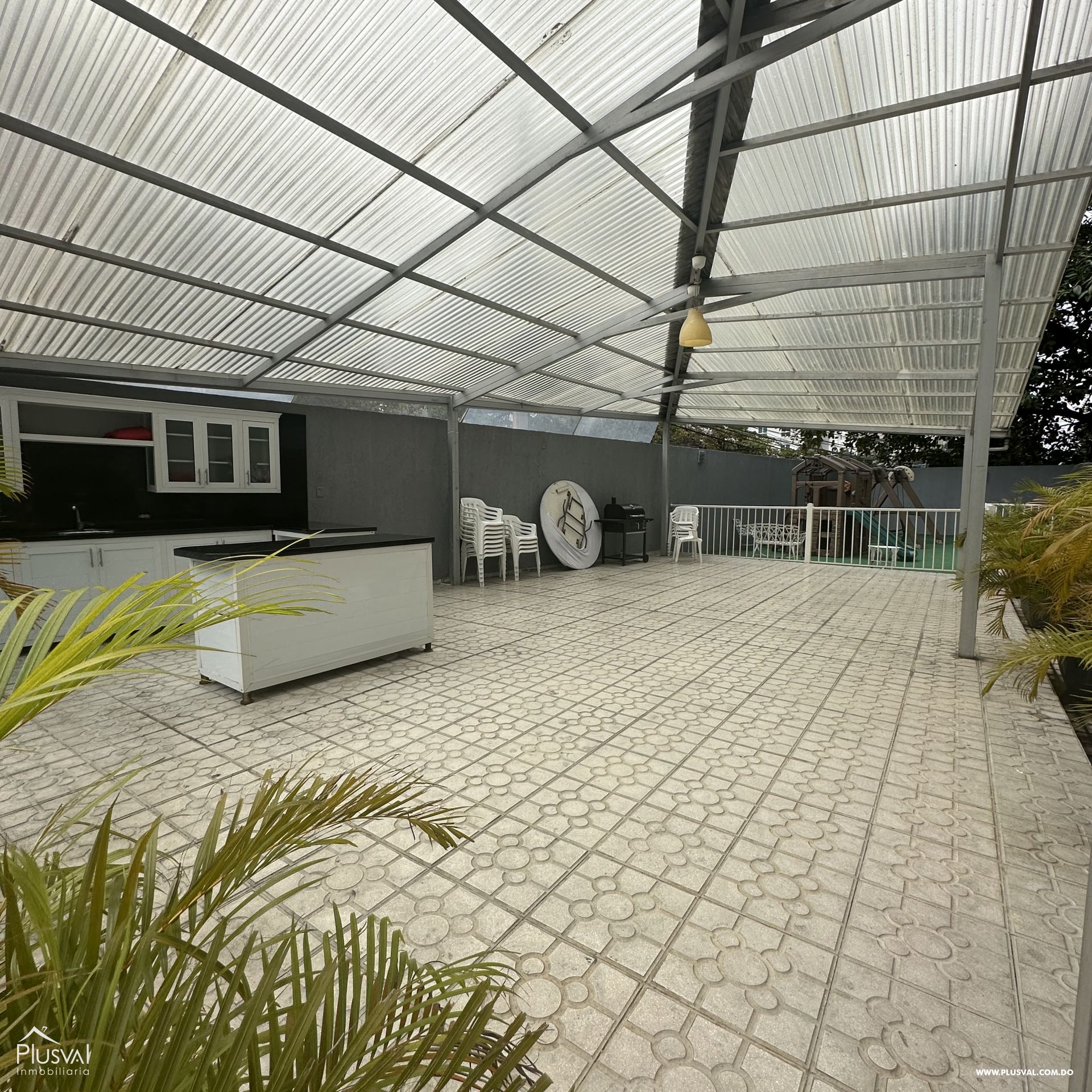 Apartamento en alquiler con 2 habitaciones y 2.5 baños, en El Vergel. 488849