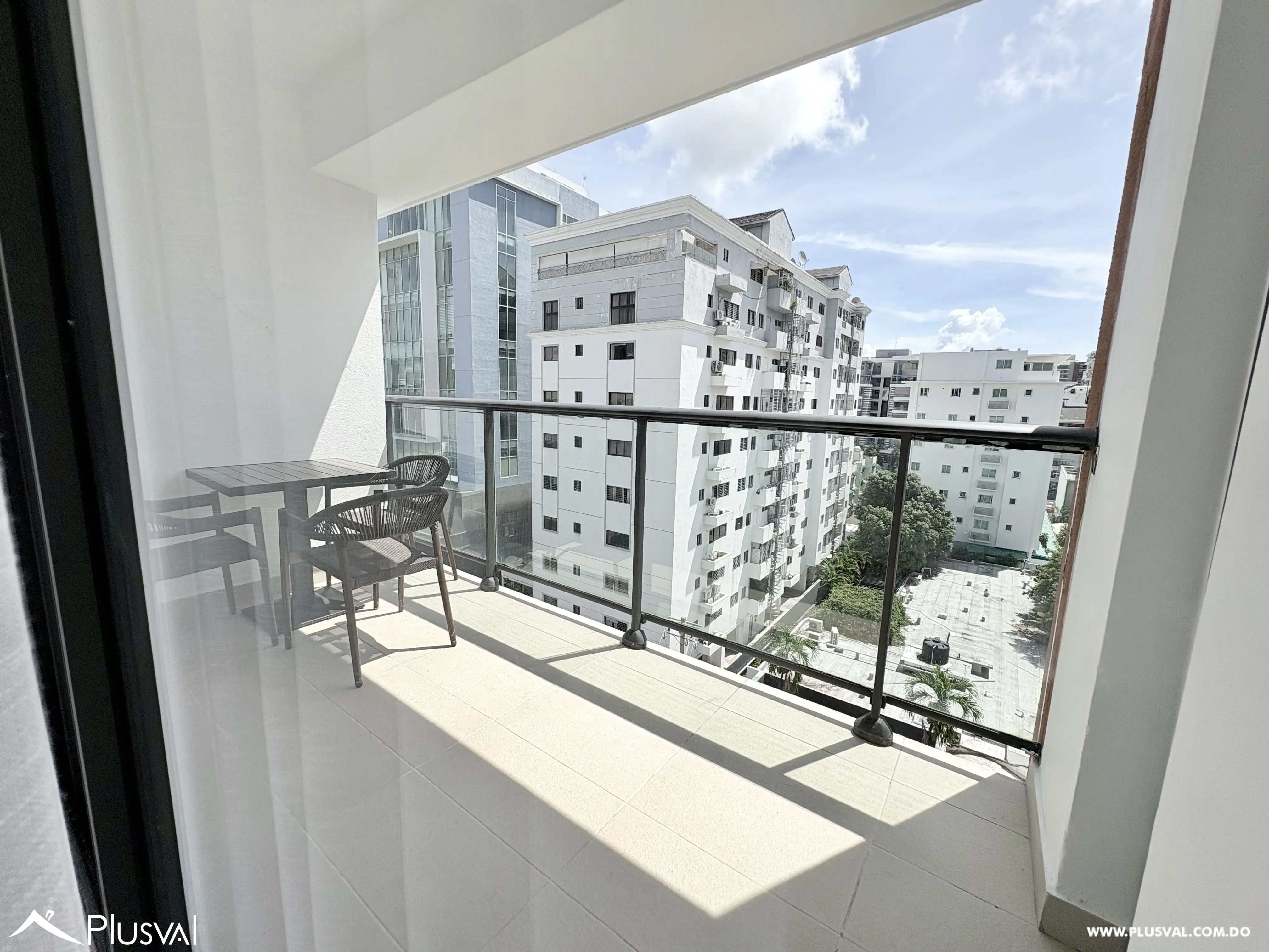 Apartamento en alquiler amueblado de 3 habitaciones y 3.5 baños en Piantini 467330