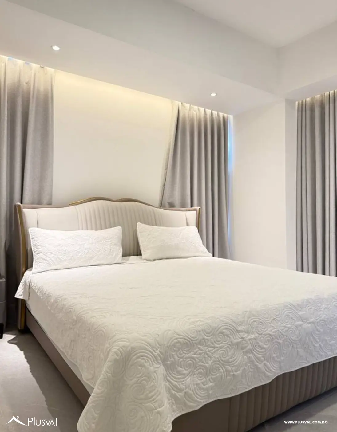 Apartamento Amueblado de Lujo en La Esmeralda con Vistas Panorámicas a Santiago. 523036