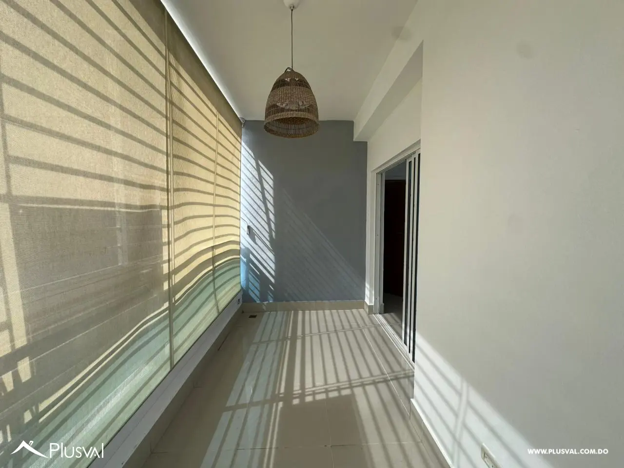 Alquiler de apartamento de 3 habitaciones en Evaristo Morales 470006