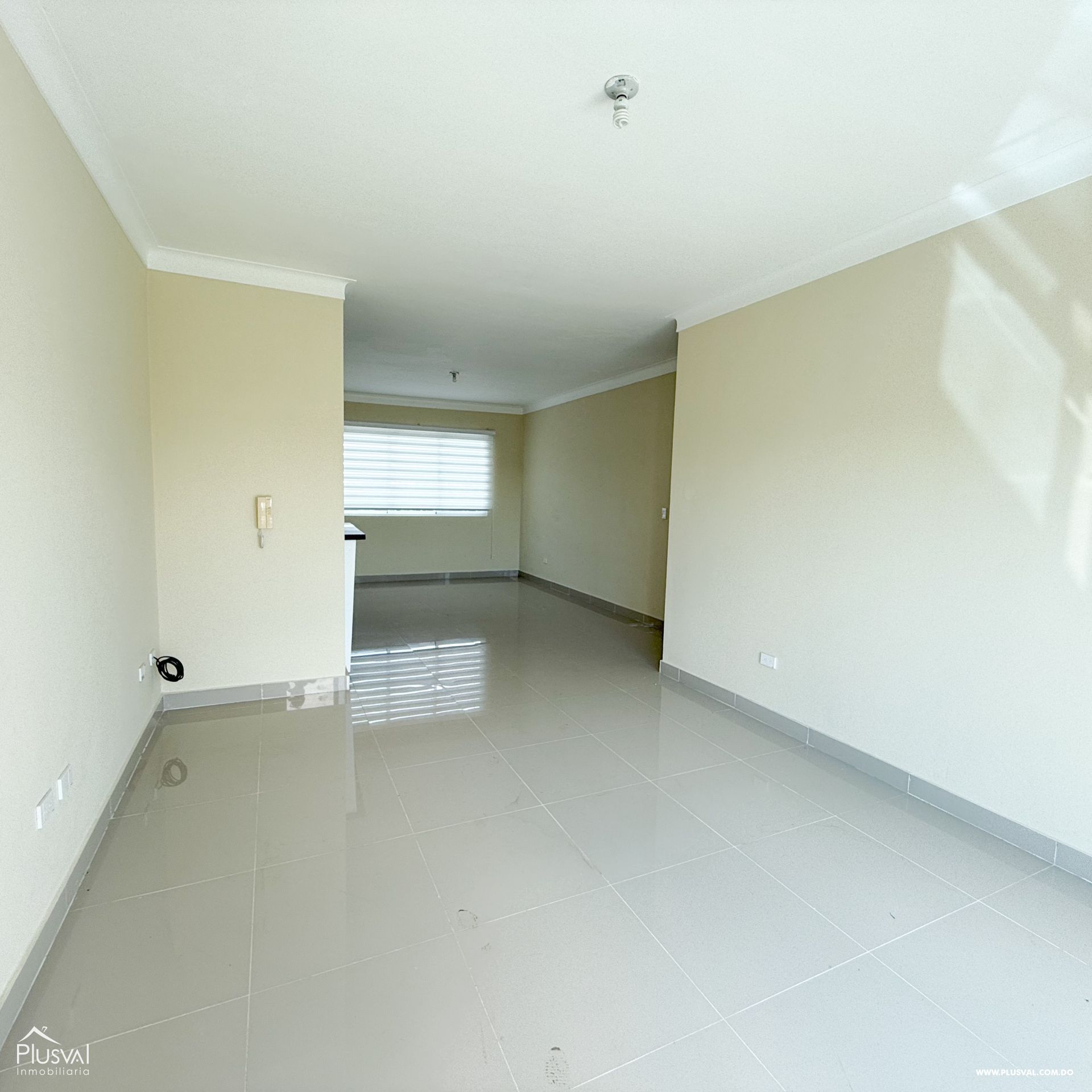Venta de apartamento en Exclusiva Área de Santiago con parqueos techados. 397833