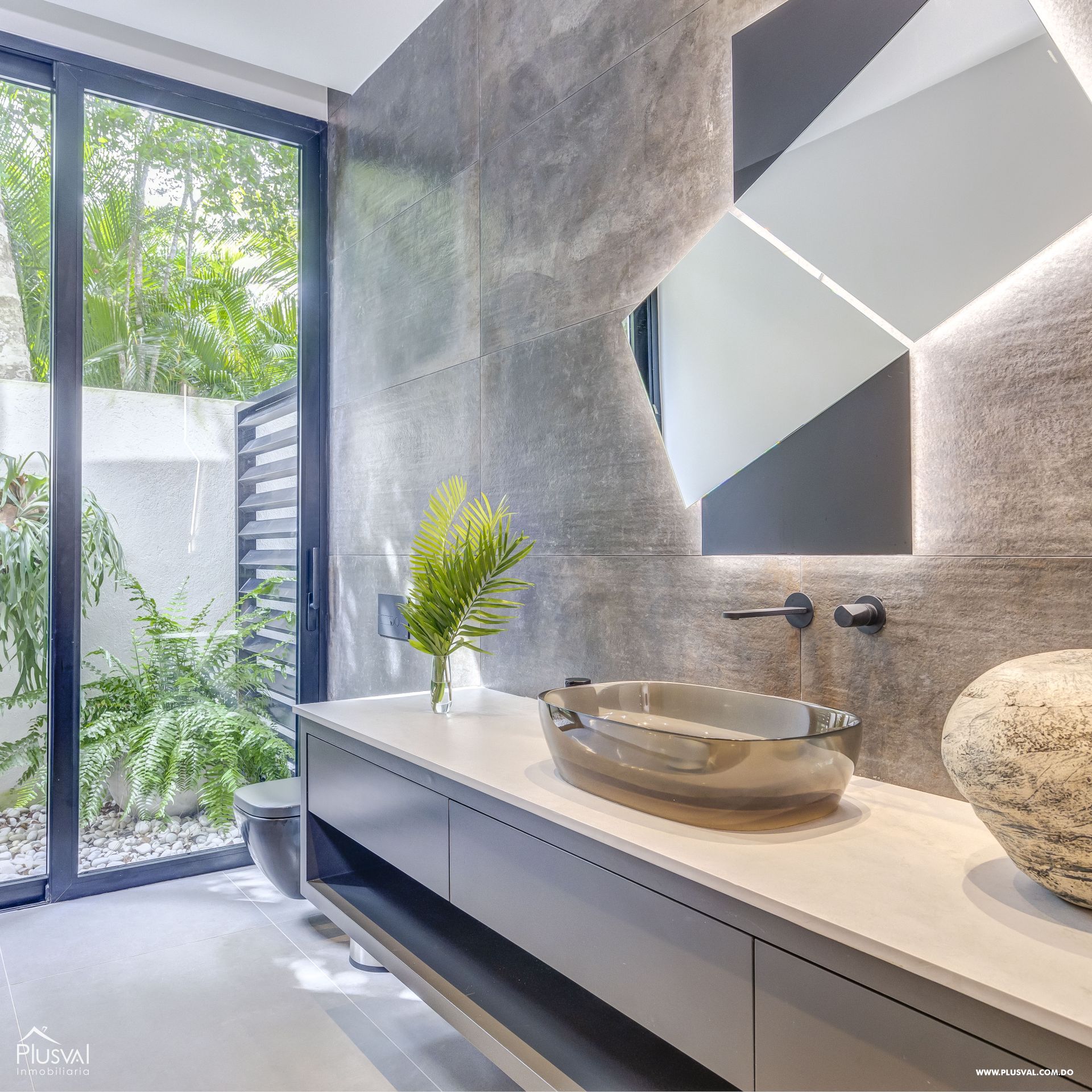 Modern Luxury Villa in Hacienda on sale, Punta Cana Resort. 370642