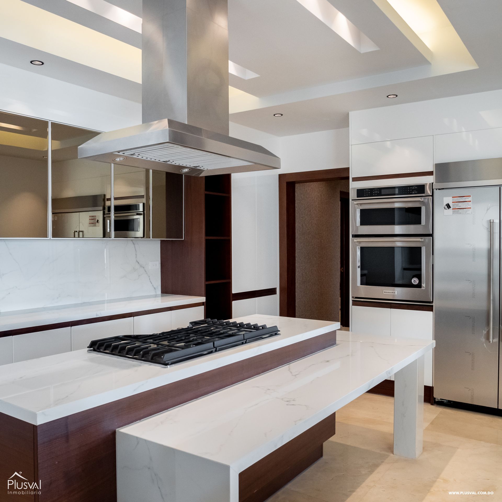 Apartamento de Lujo en Venta – 3 Habitaciones + Estudio con 4 Parqueos y Vista al Mar en la Ave. Anacaona 450140