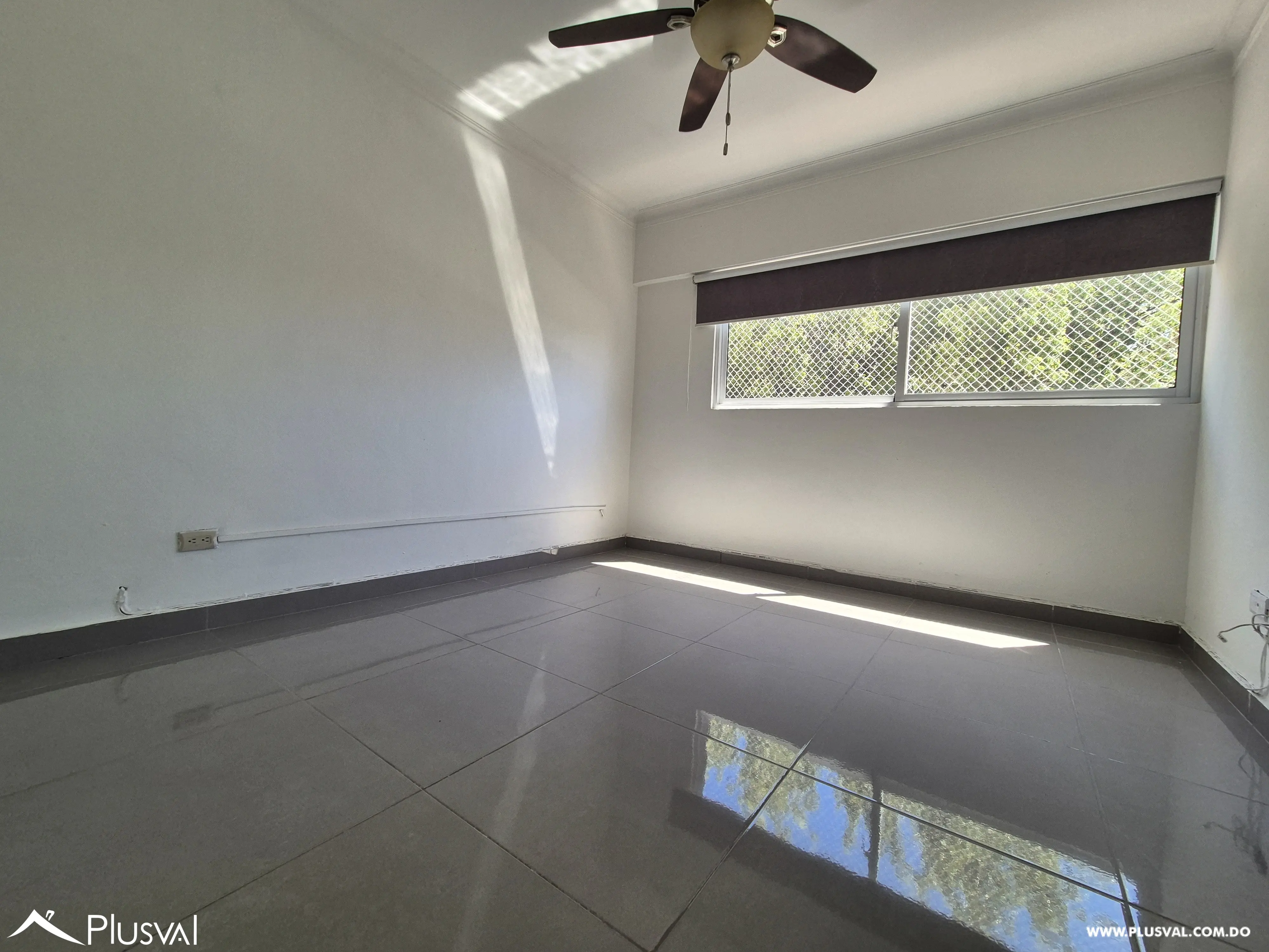 Apartamento con estudio en alquiler en Gazcue 466849
