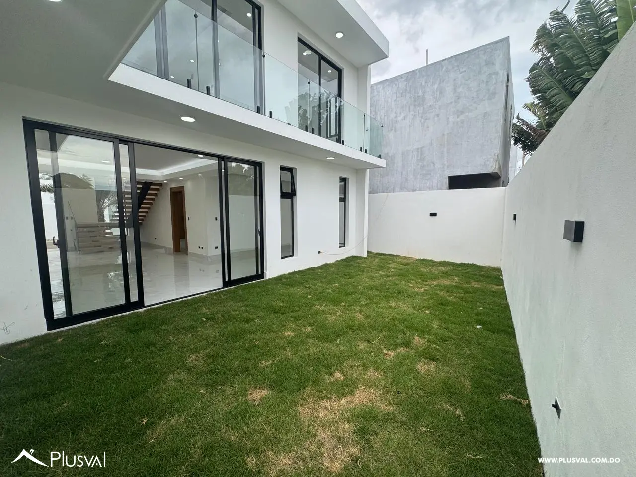Proyecto de Casas de Dos Niveles en Exclusiva Zona de Santiago 532407