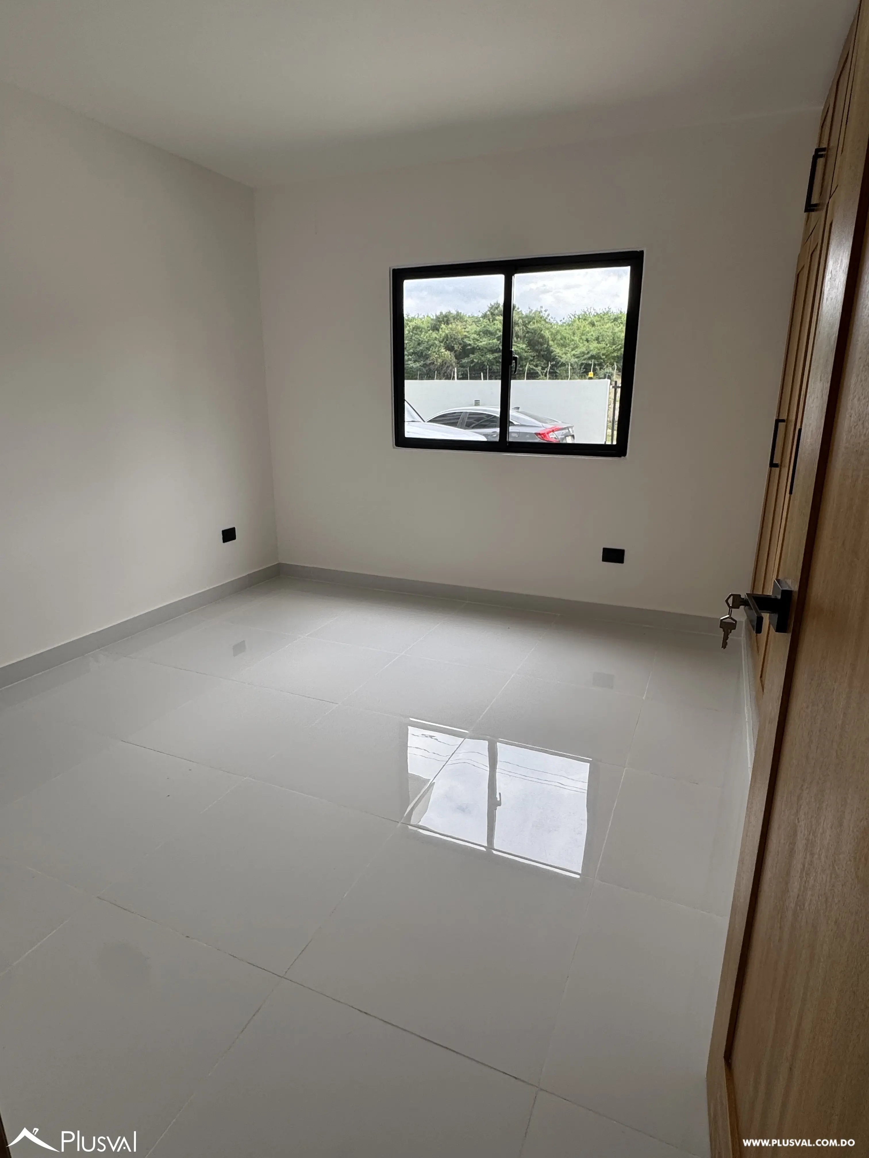 Alquila amplio apartamento en primer nivel con excelente distribución en  zona de mayor  proyección en Santiago. 478799