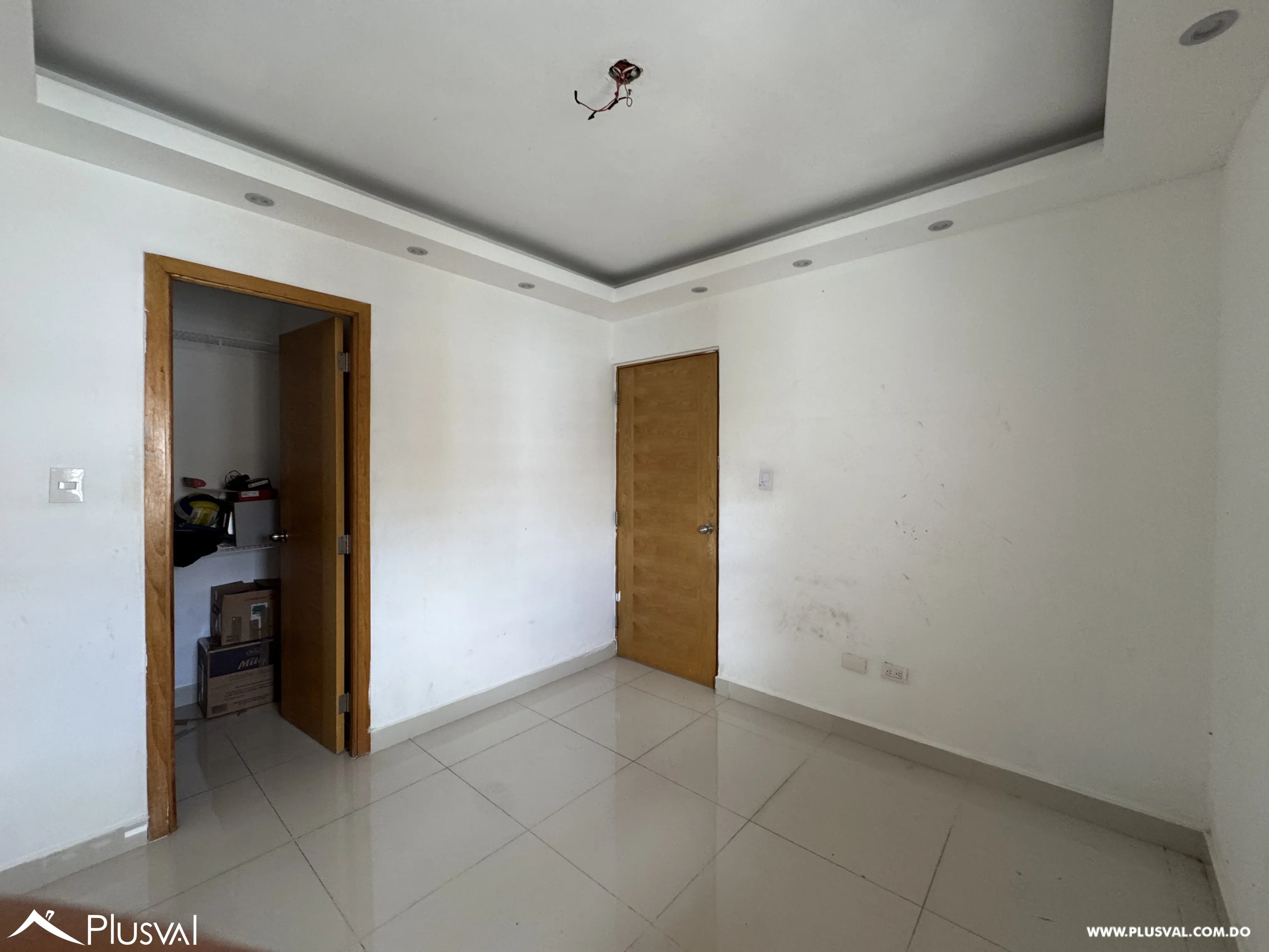 Apartamento en venta de 3 habitaciones en Villa Aura con walk-in closet y 2 parqueos 507392