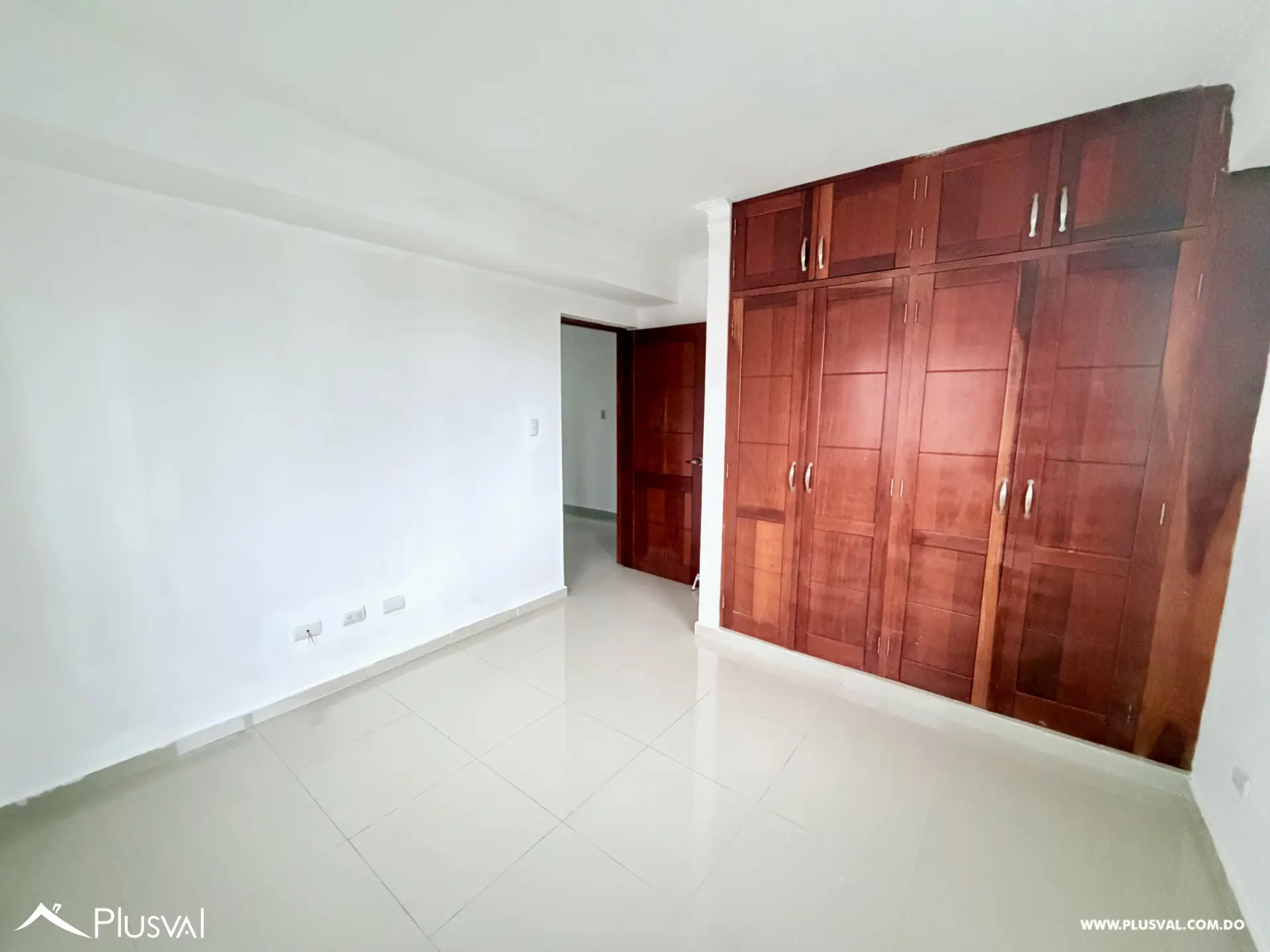 Se vende apartamento con terraza en los Restauradores, Distrito Nacional. 535802