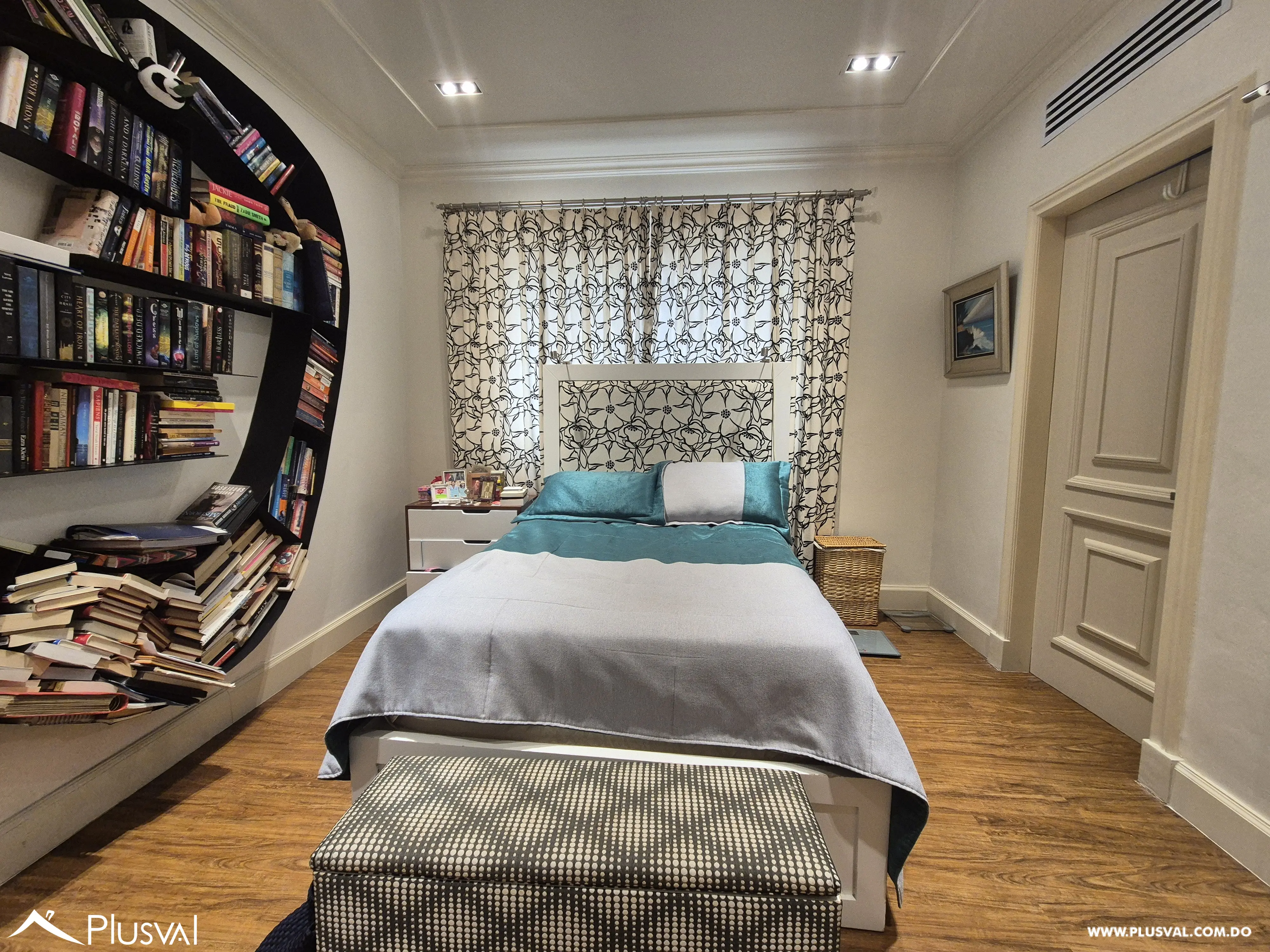 Apartamento uno por piso en venta en Serralles en piso alto 456289