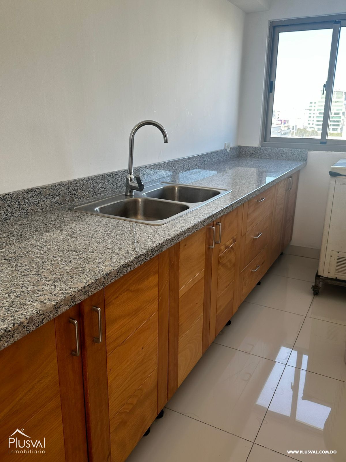 Residencia de lujo en Evaristo Morales. Amplio, privado y estratégicamente ubicado. 319297