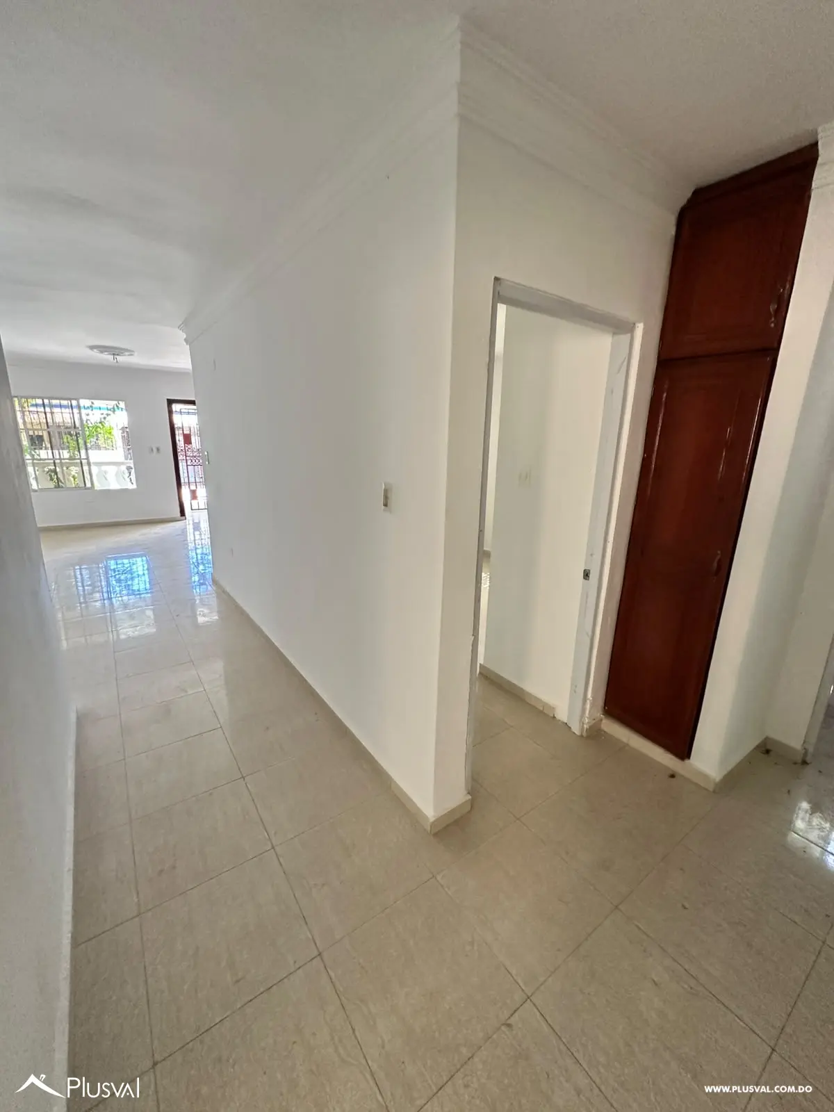 San Isidro - Casa de 1 nivel con amplio patio y área verde 530205
