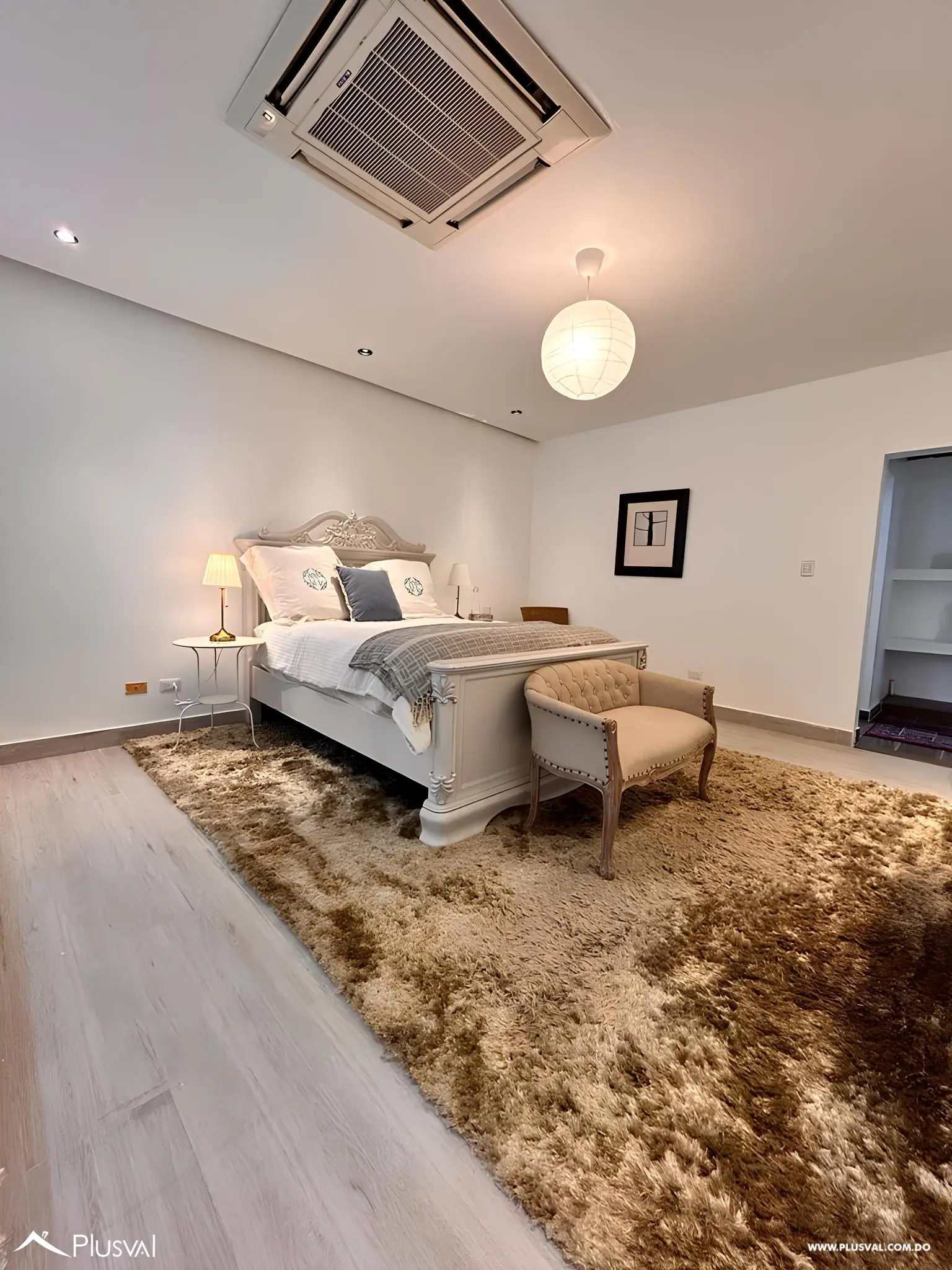 Alquiler apartamento semi amueblado con 3 habitaciones. 470610