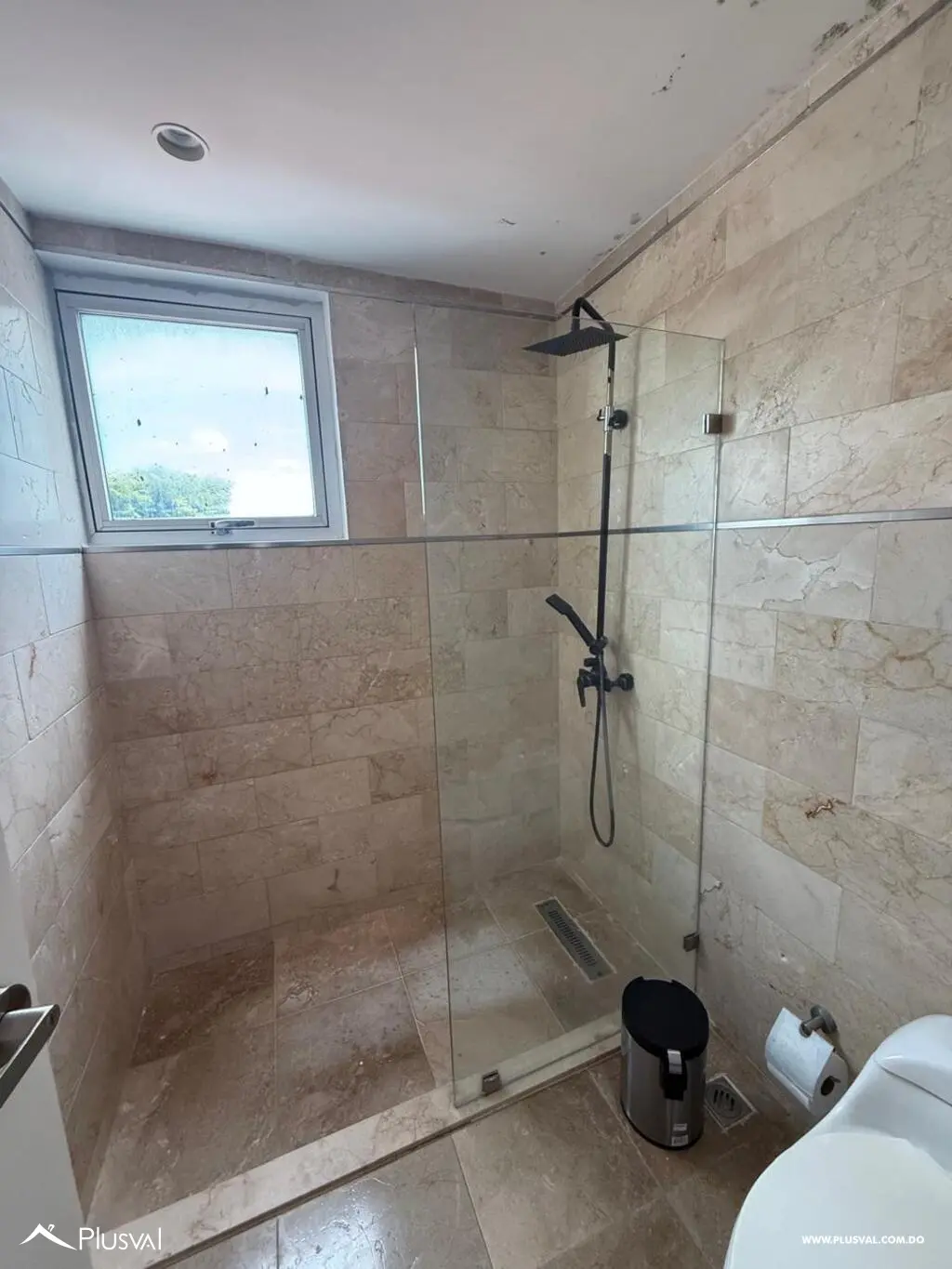 Apartamento en venta en Los Cacicazgos de 3 habitaciones con terraza y 5 parqueos 453990