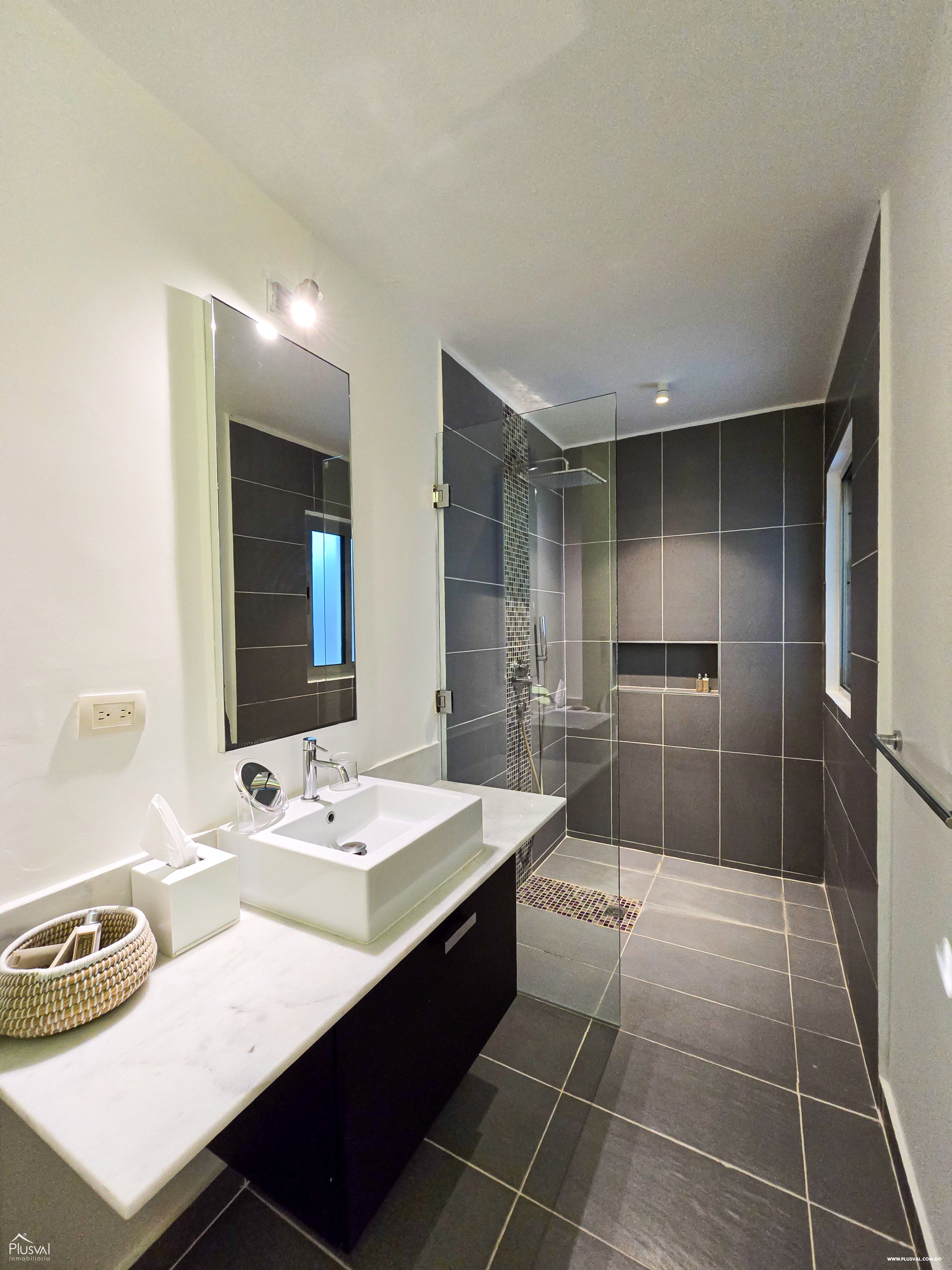 Exclusivos Apartamento de 3 Habitaciones en Proyecto Cerrado Frente al Mar. 439571