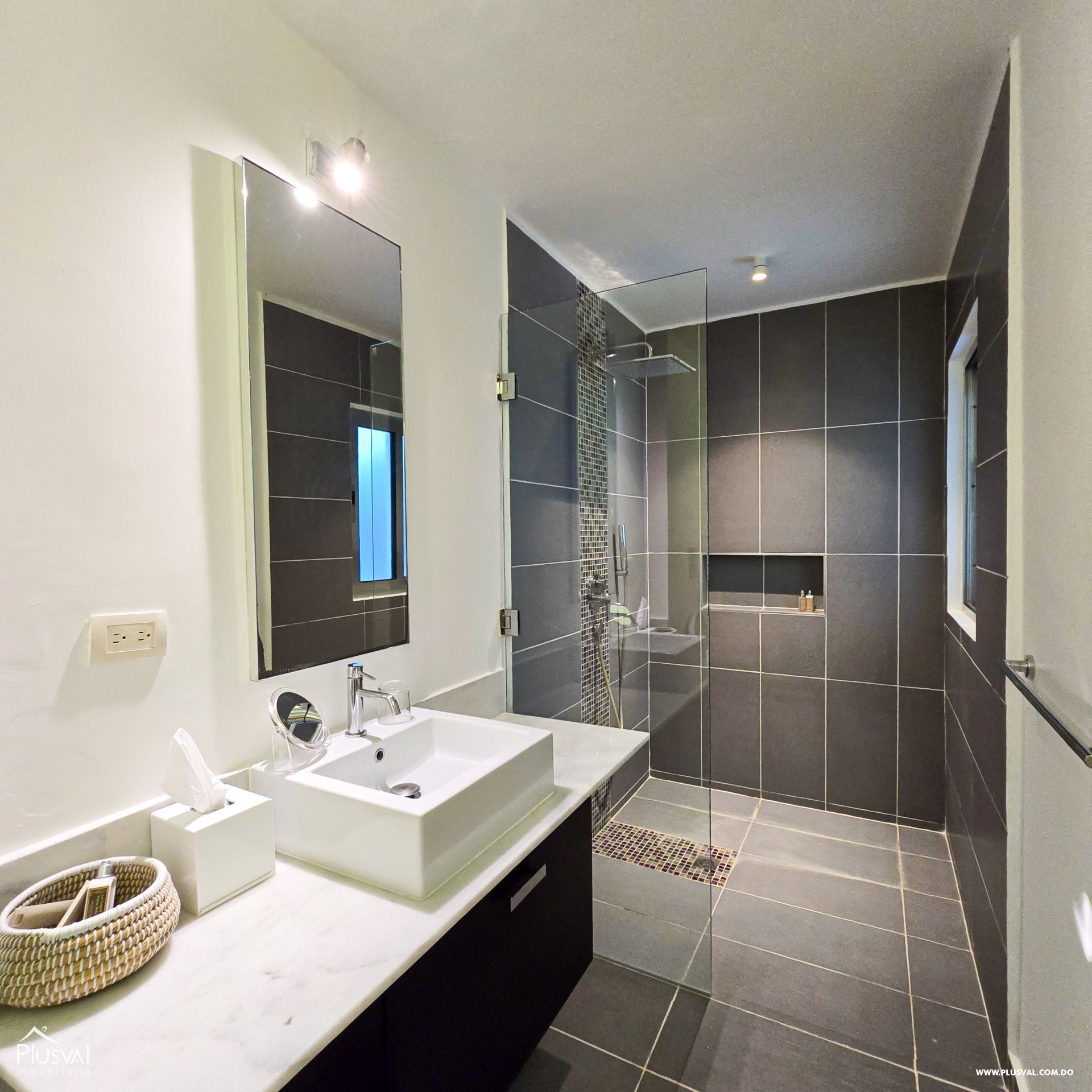Exclusivos Apartamento de 3 Habitaciones en Proyecto Cerrado Frente al Mar. 439571