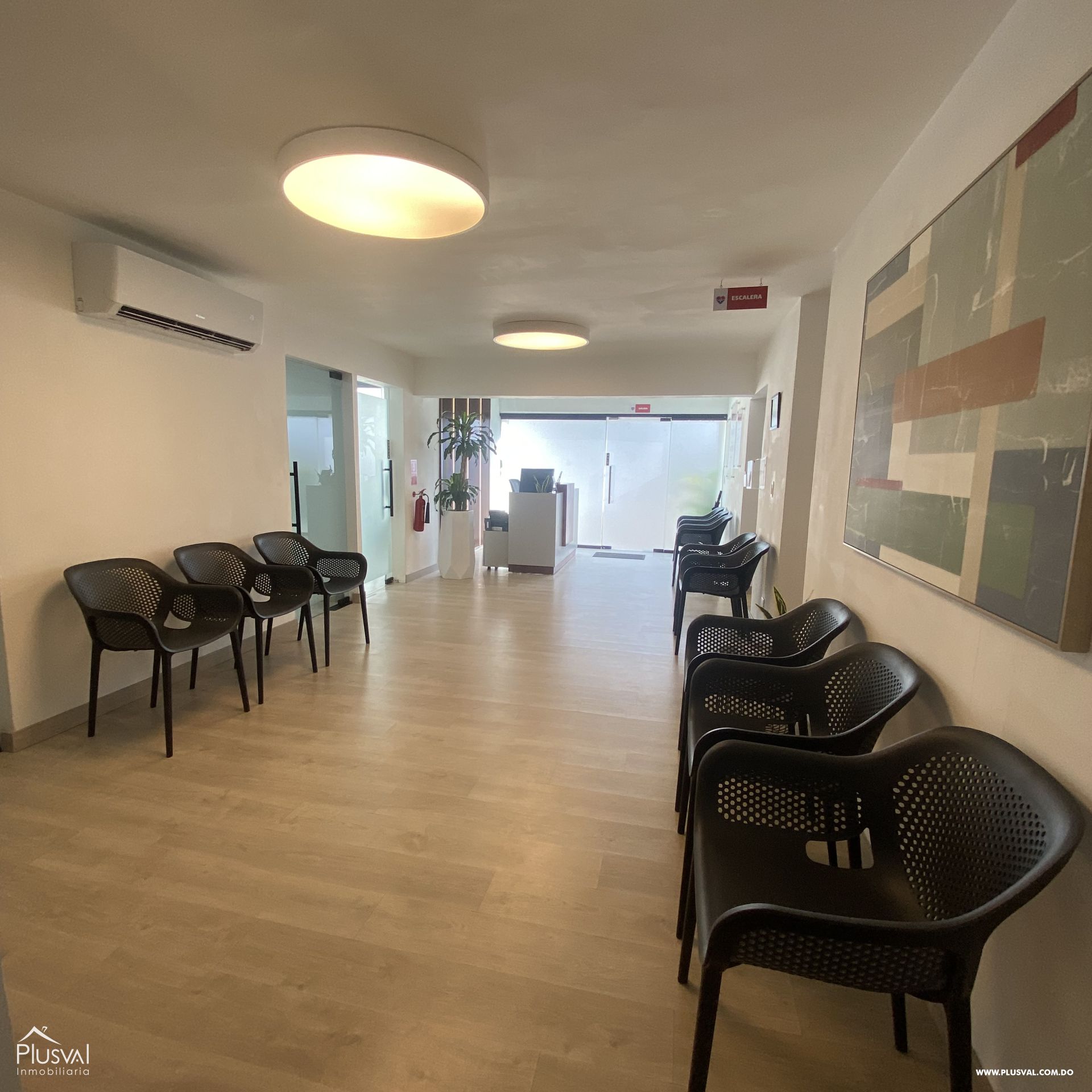Alquilo local comercial moderno vacío en Bella Vista 403942