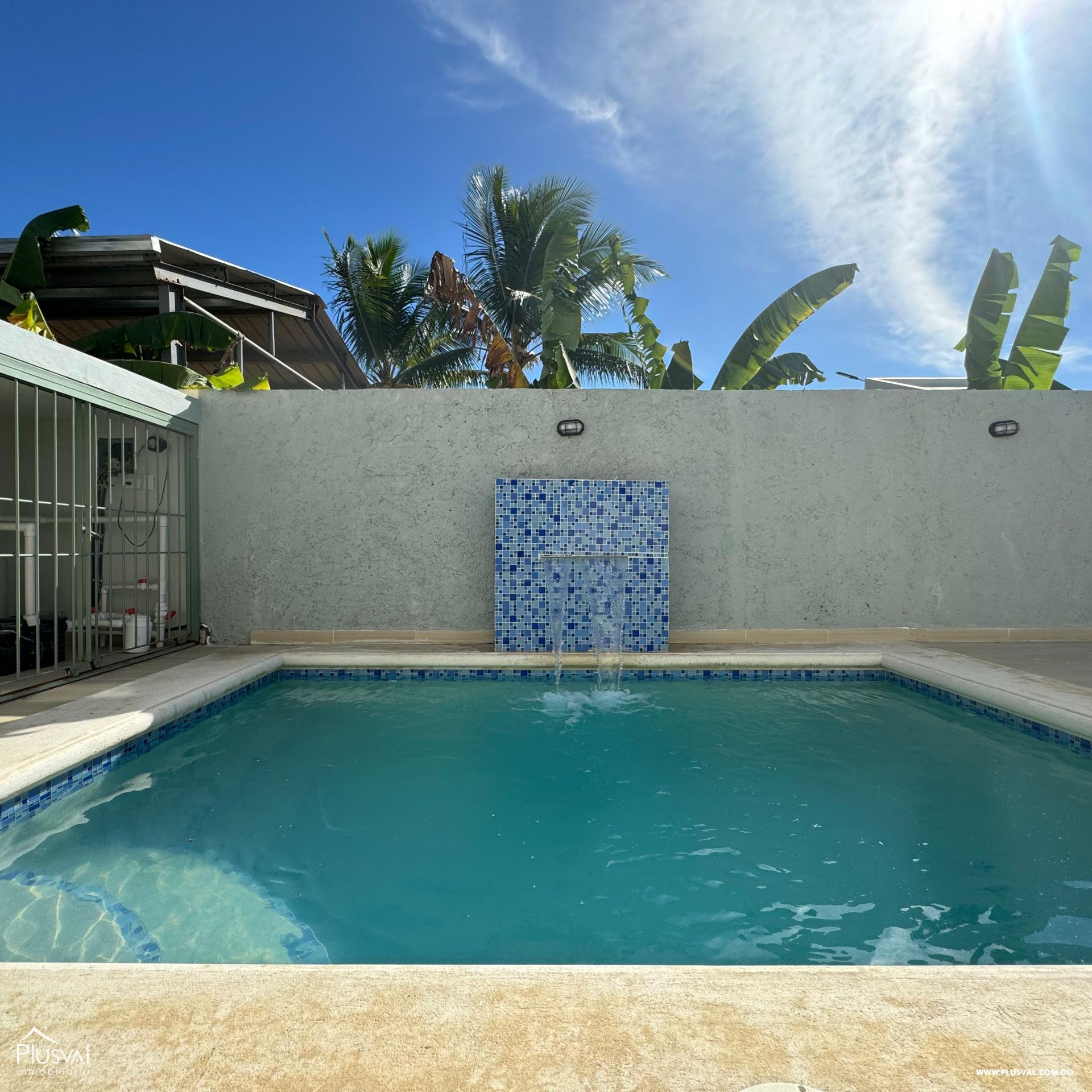 Villa de dos niveles con Piscina en venta ubicada en el corazón de Cabarete, a pocos minutos de la playa 385505