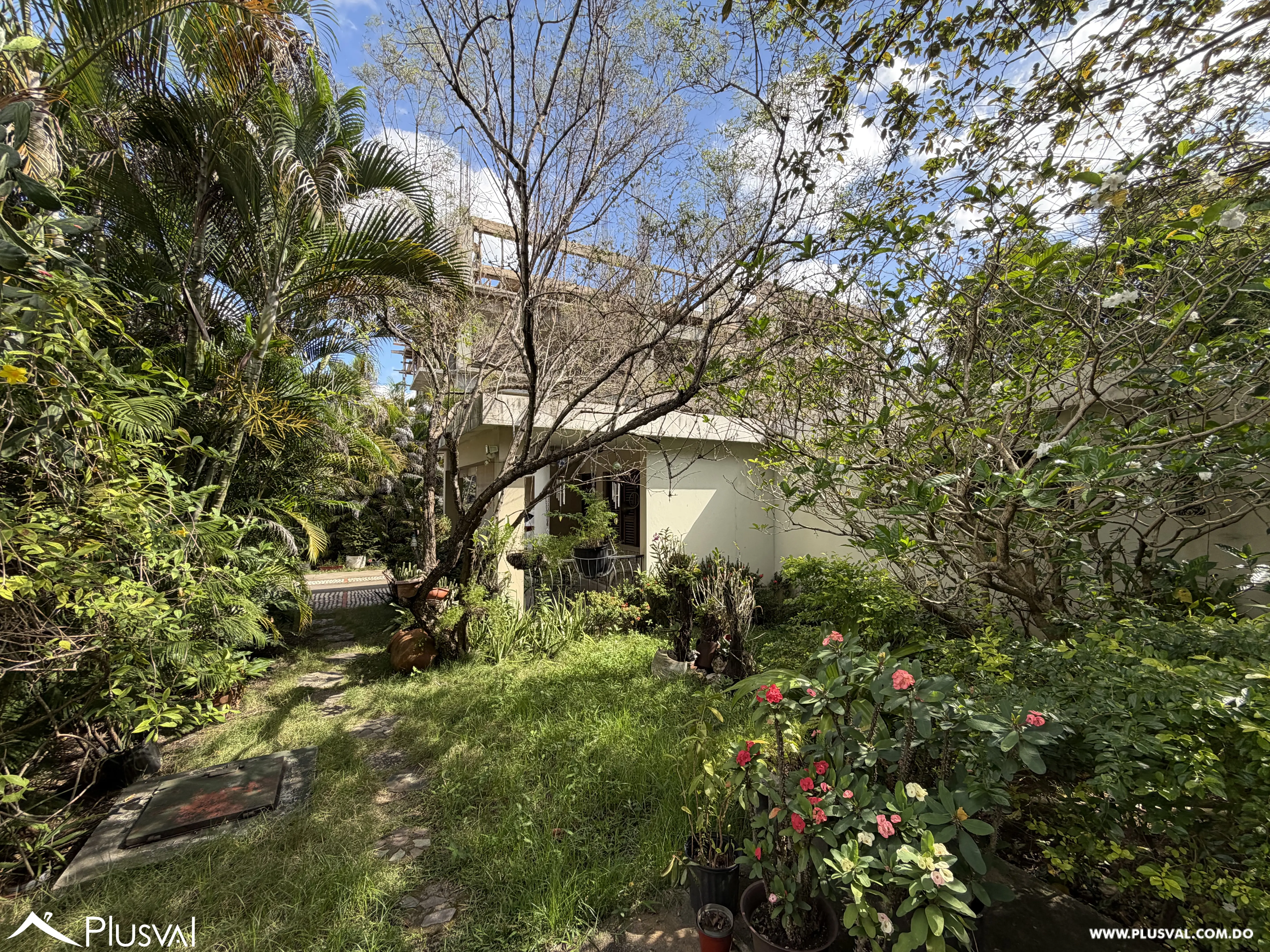 Casa-Solar en venta con excelente ubicación en Arroyo Hondo Viejo 500926