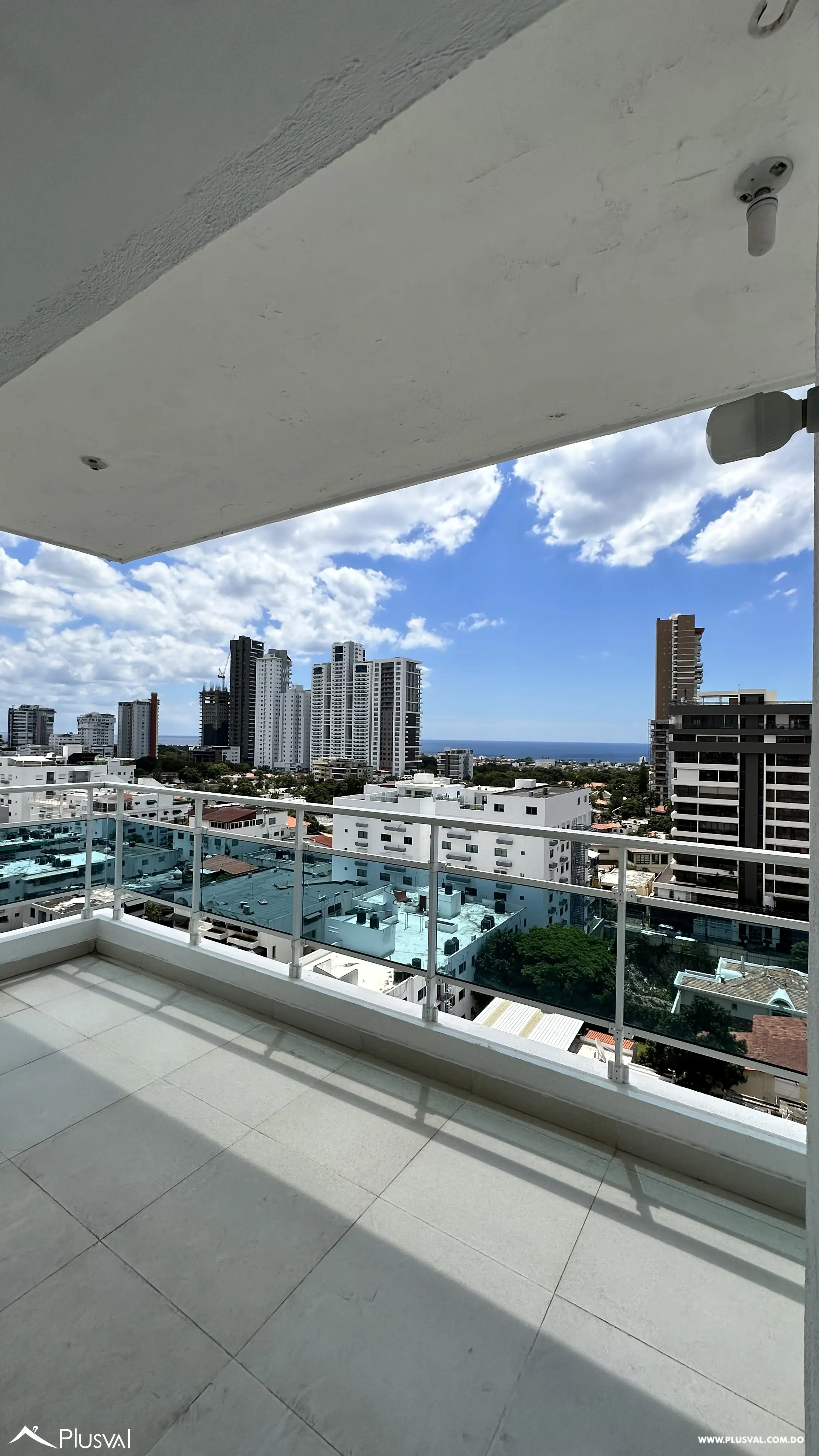 Apartamento en venta de 3 habitaciones con vista al mar en Avenida Enriquillo, piso alto y 3 parqueos 499598