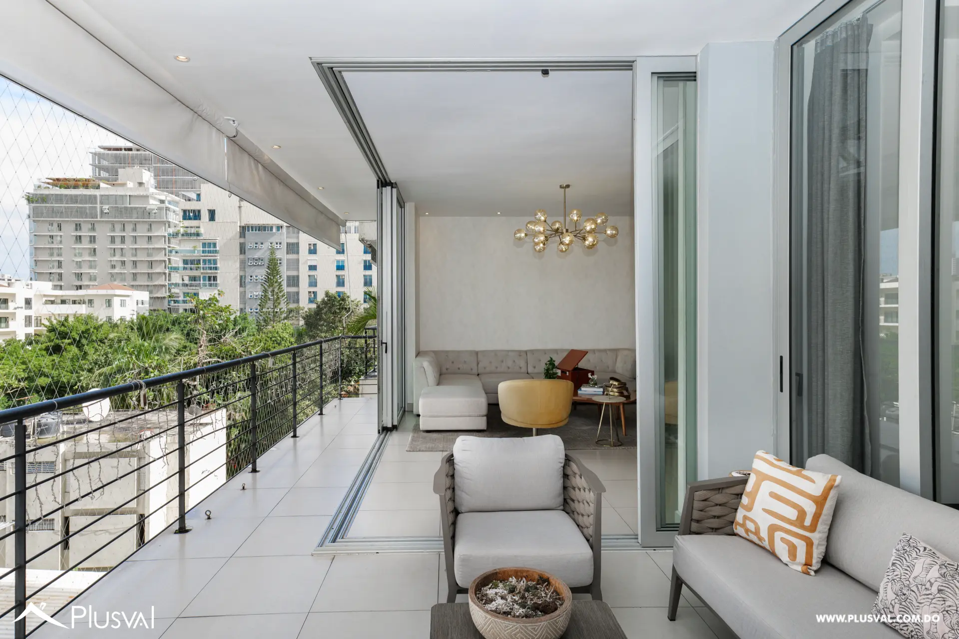 Bello apartamento en venta en Paraiso con  3 habitaciones + Estudio y Terraza 492960