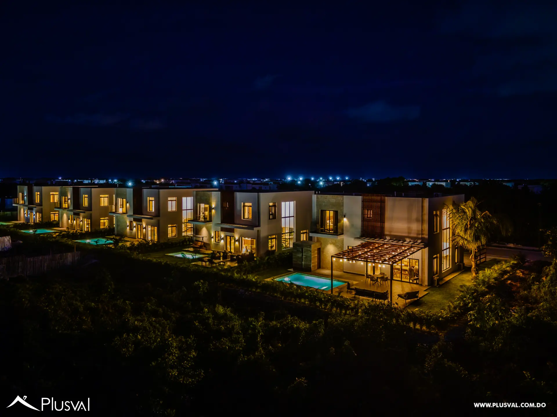 Villas de 4 Habitaciones en Venta en Vista Cana, Punta Cana 515878