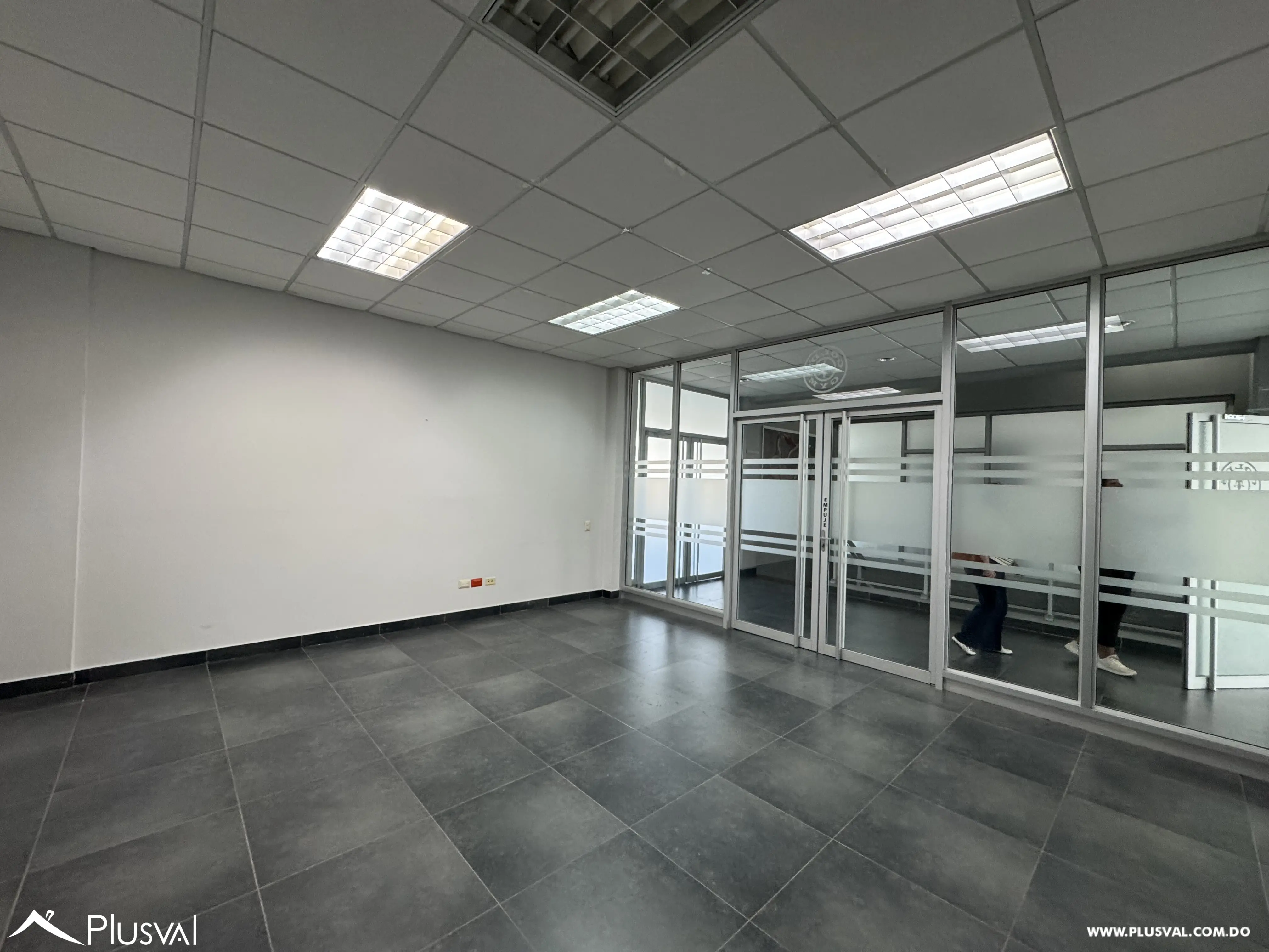 Edificio Comercial En Alquiler 496915
