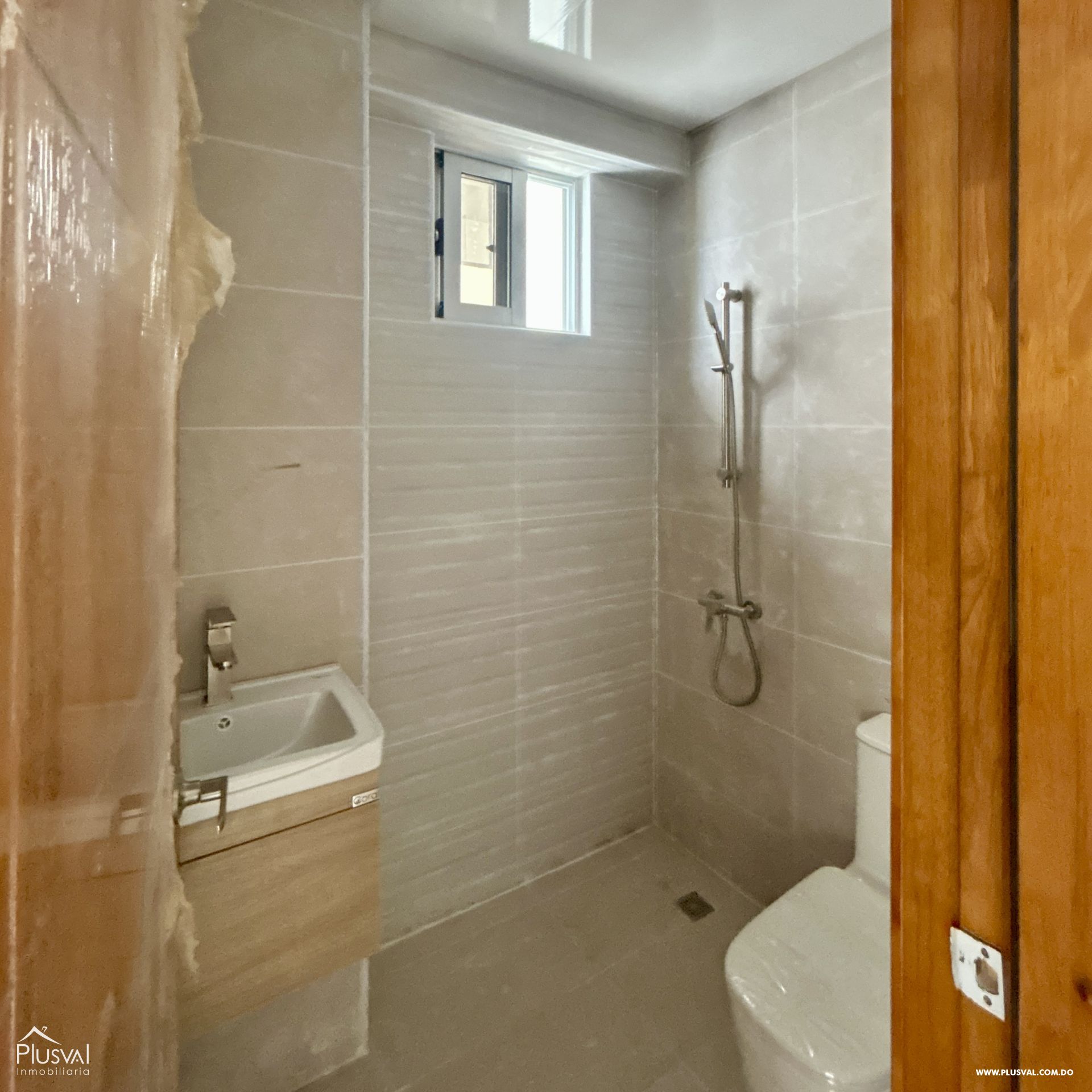 Apartamento en venta de 3 habitaciones y 3 parqueos en Mirador Norte. 492439