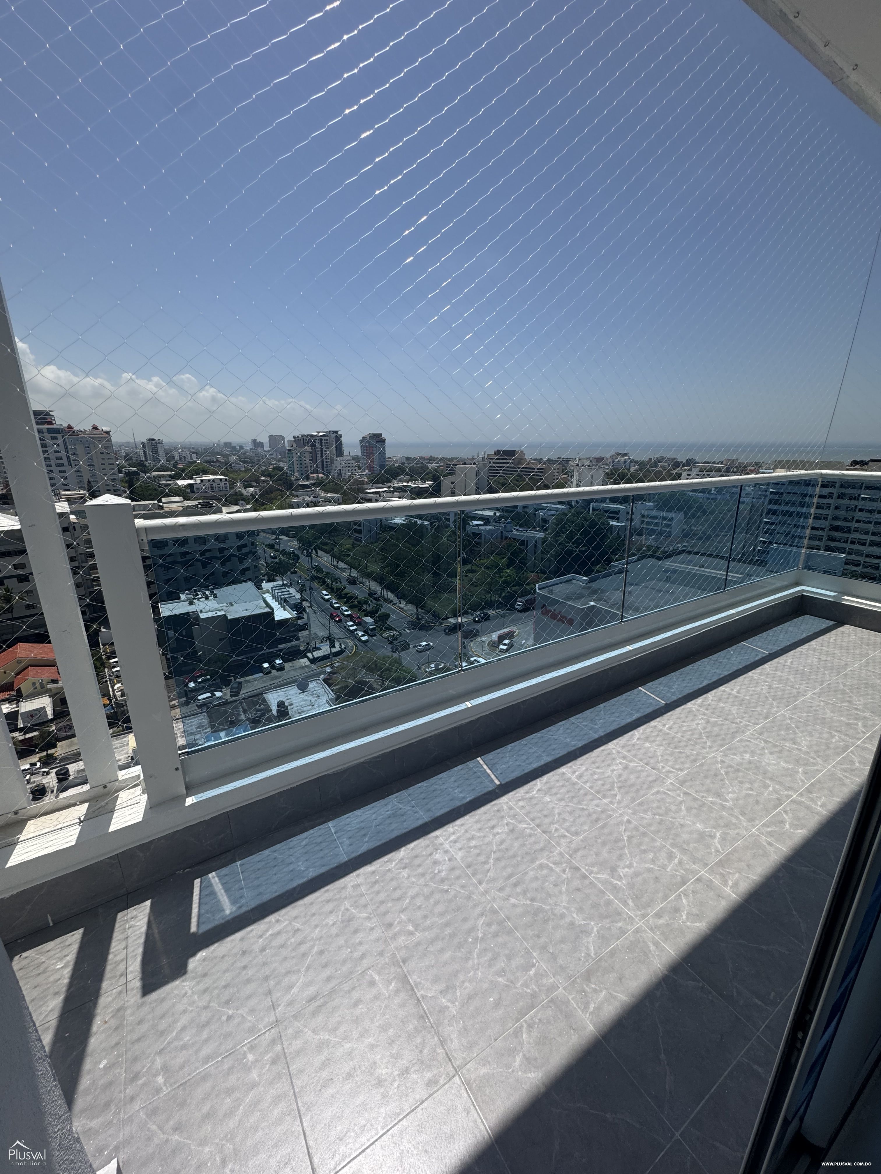 Alquiler de lujoso apartamento con vistas impresionantes  en Bella Vista 439788