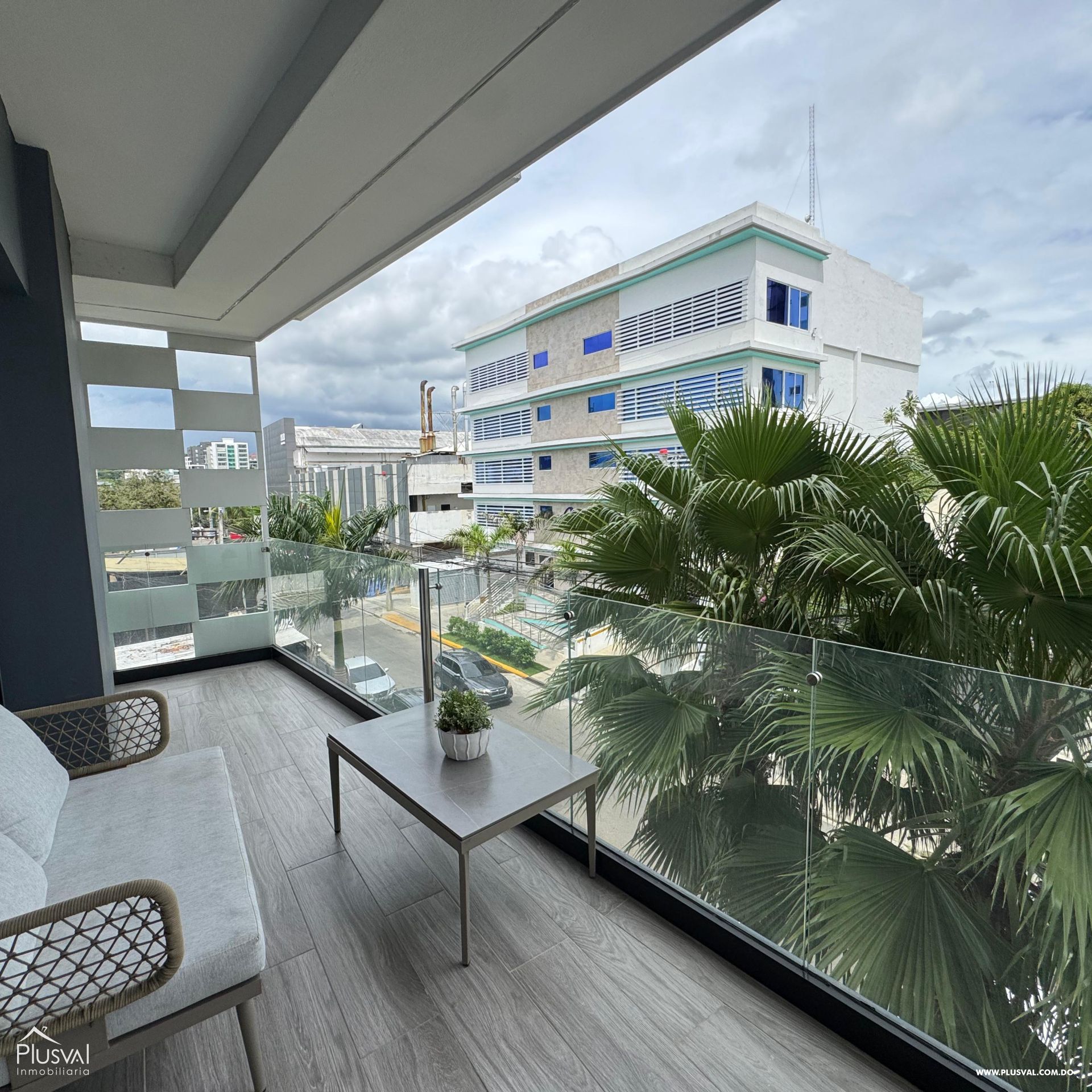 Apartamento amueblado ubicado en una torre moderna en el corazón de la ciudad, La Esmeralda. 463322