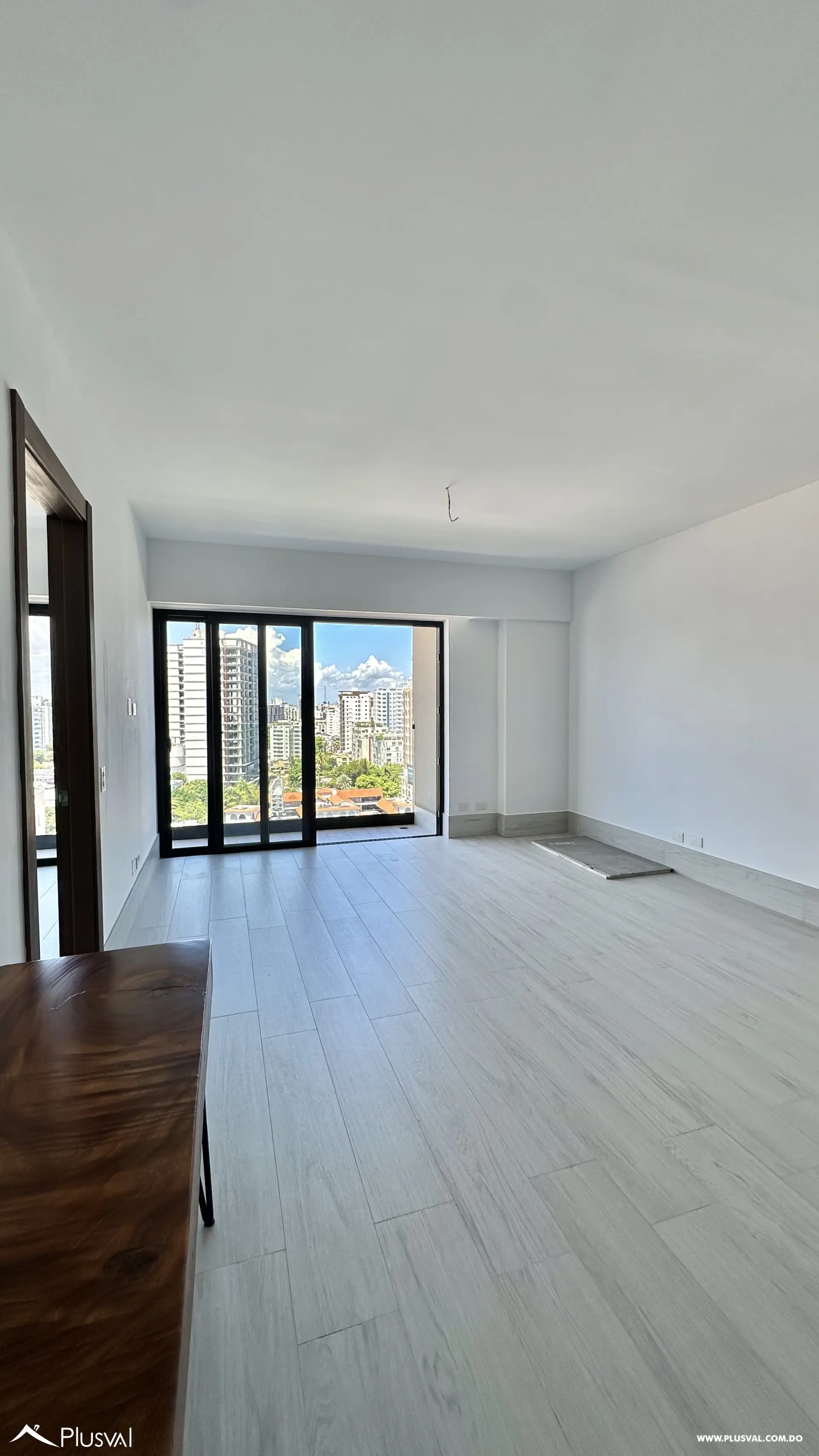 Alquiler de Apartamento de 1 Habitación en Piantini – Torre Moderna con Línea Blanca 460421