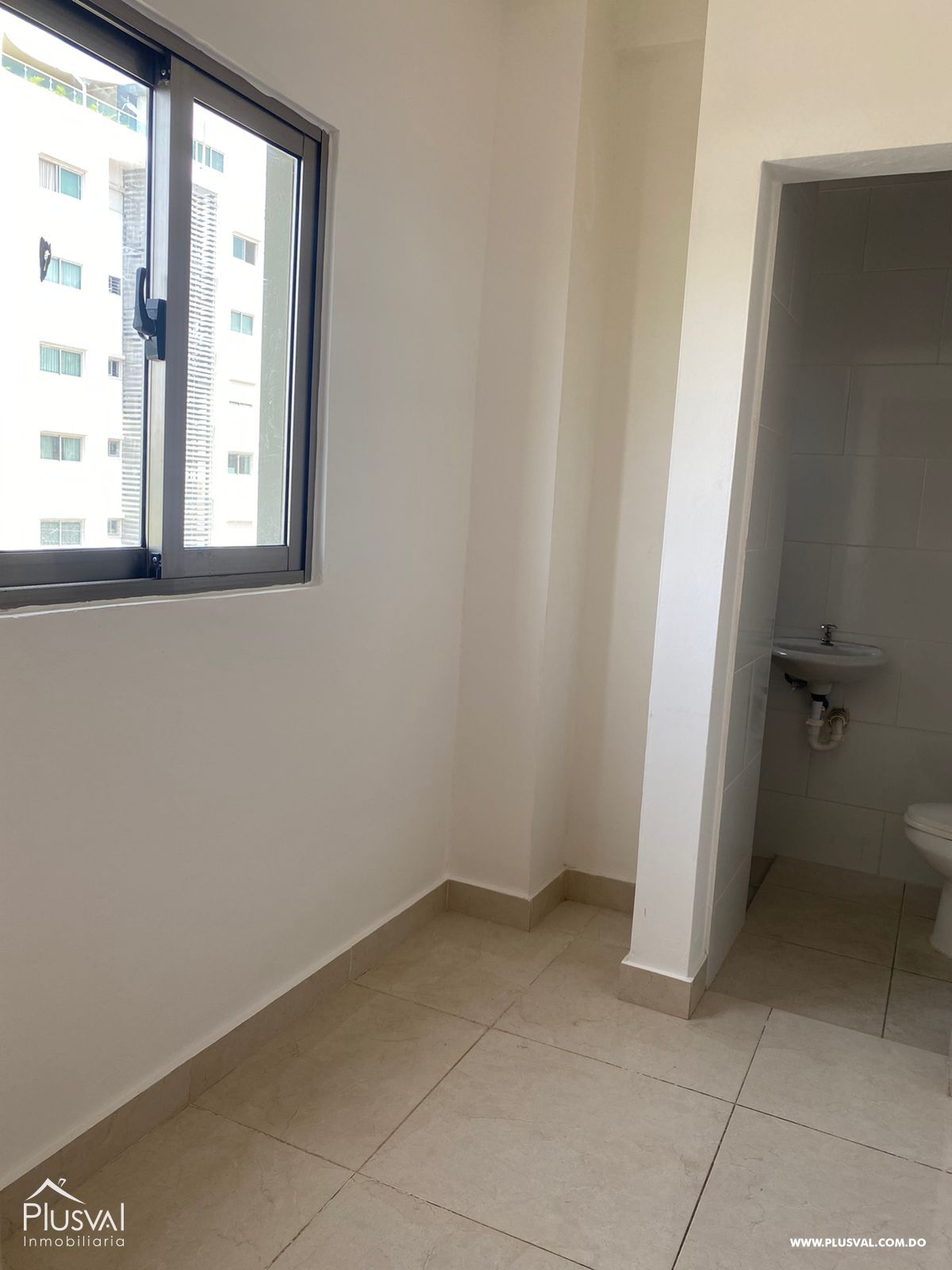 Apartamento moderno con línea blanca incluida 306595